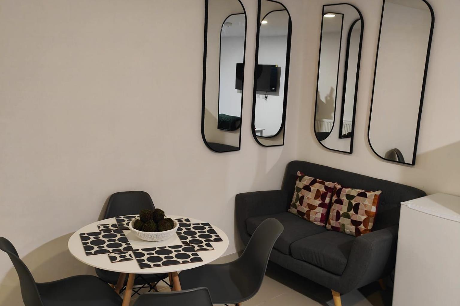 Apartment 3 Bed En-suites Retreat- Sleeps 9 Leeds (West Yorkshire)