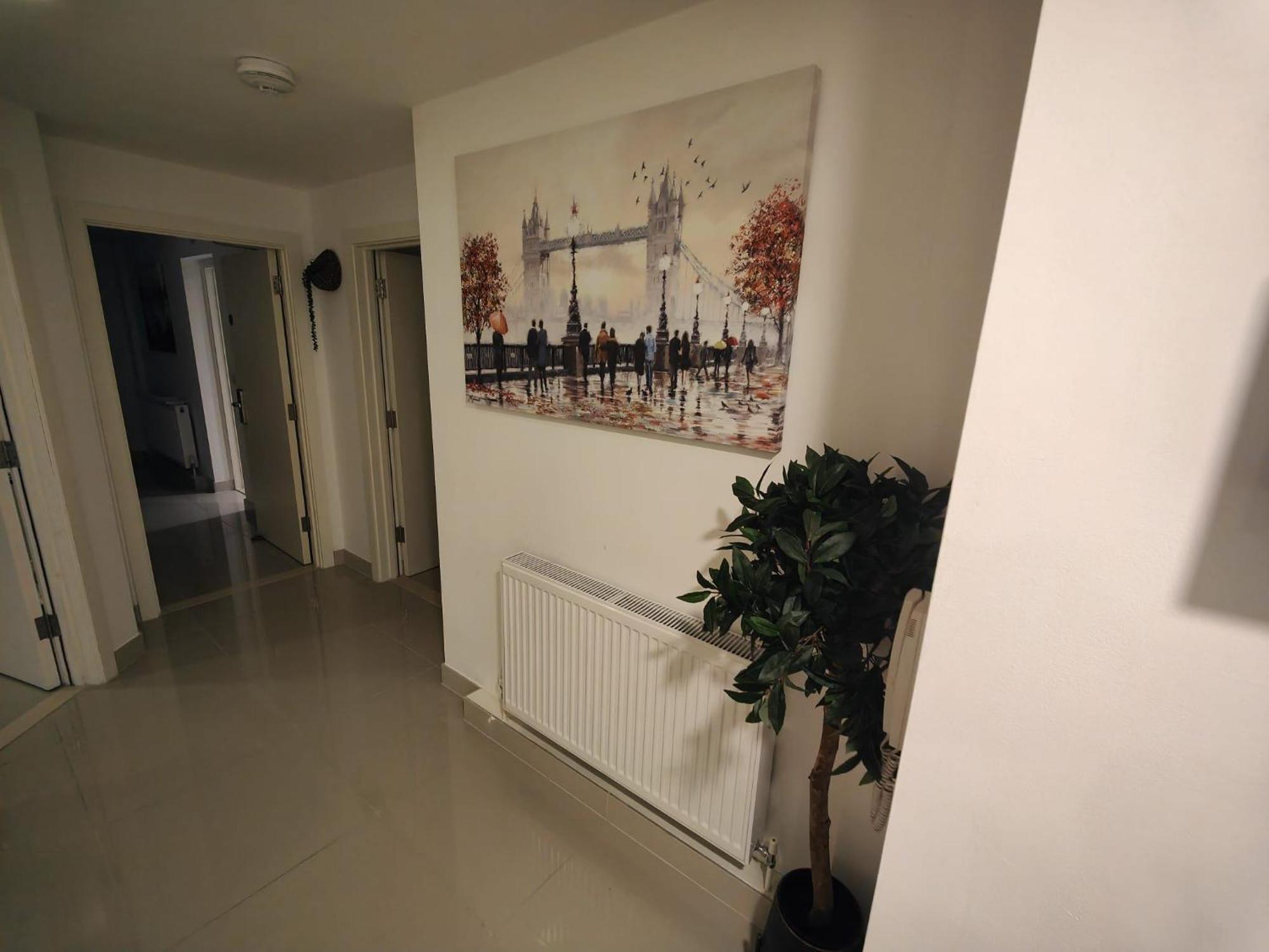 3 Bed En-suites Retreat- Sleeps 9 * Leeds (West Yorkshire)