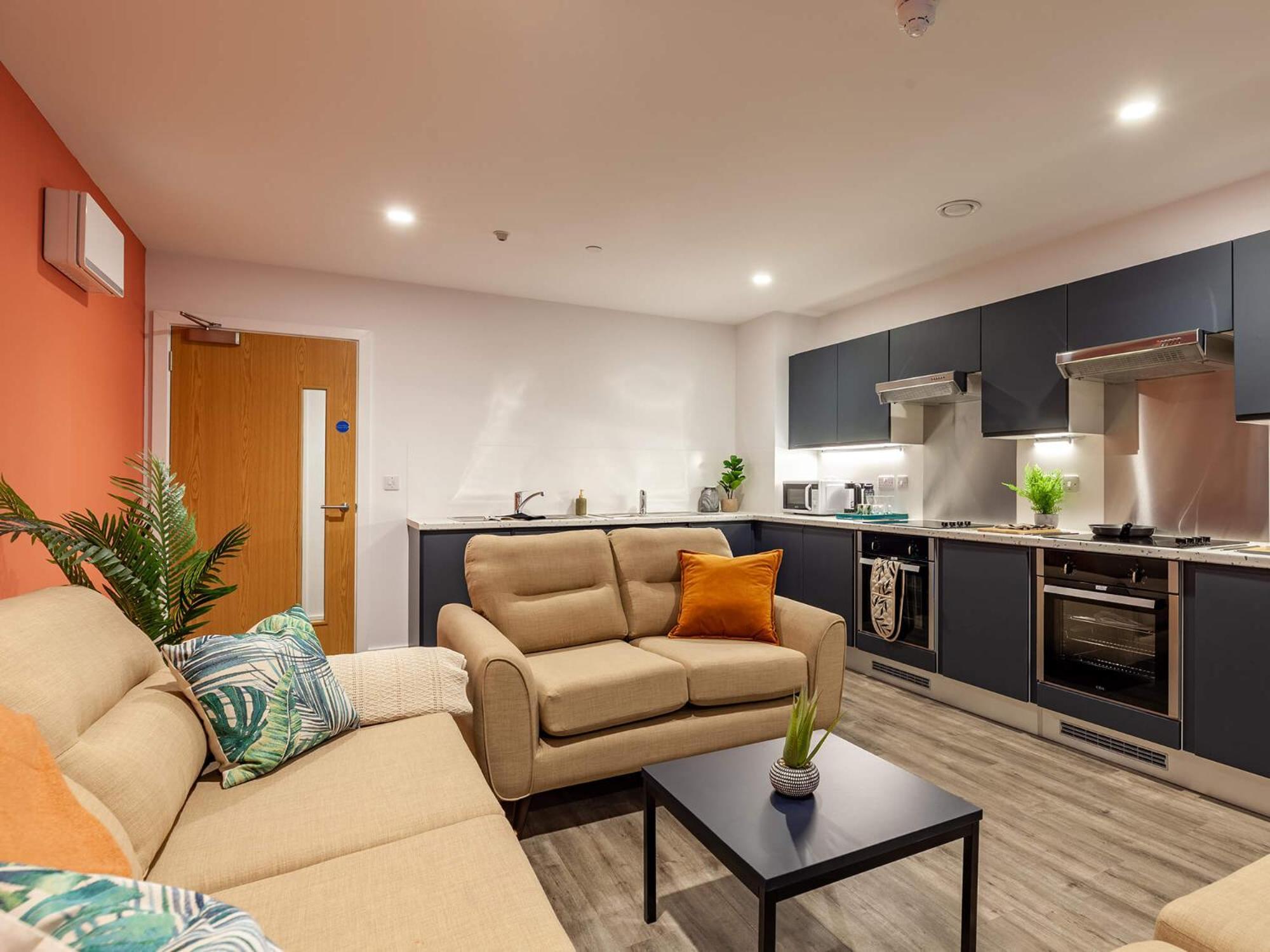 Terry Frost Budget-friendly Ensuite For Students Only Apartment Leeds (West Yorkshire)