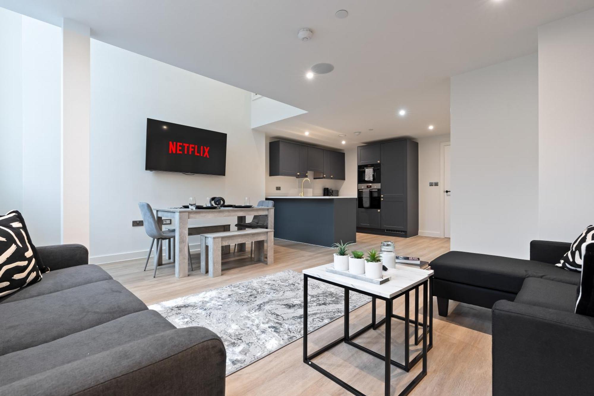 Centre Modern Luxury Duplex 2-bedroom Apartment