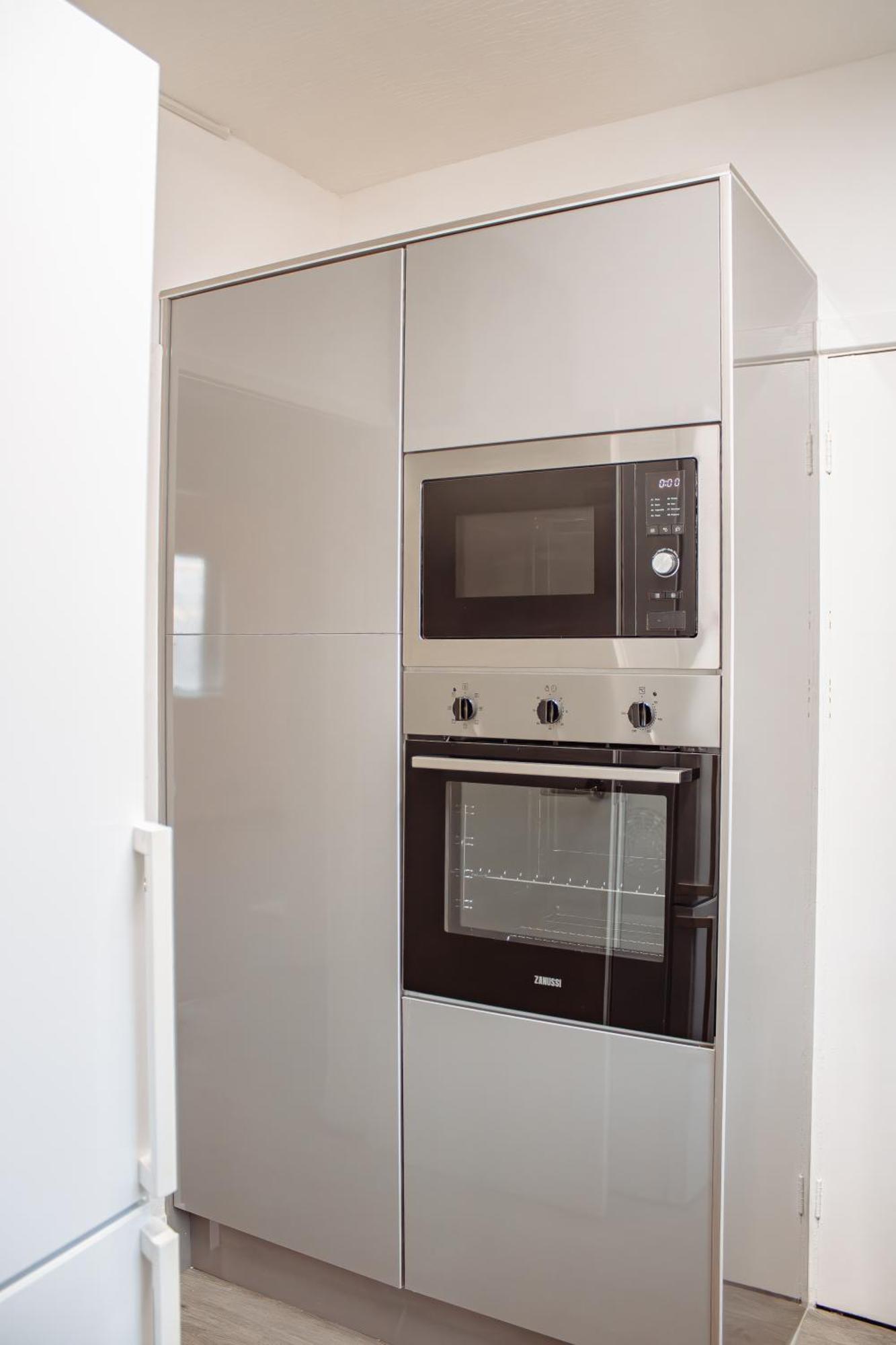 Spacious 4-bed Flat - 10 Mins To Centre * Leeds (West Yorkshire)