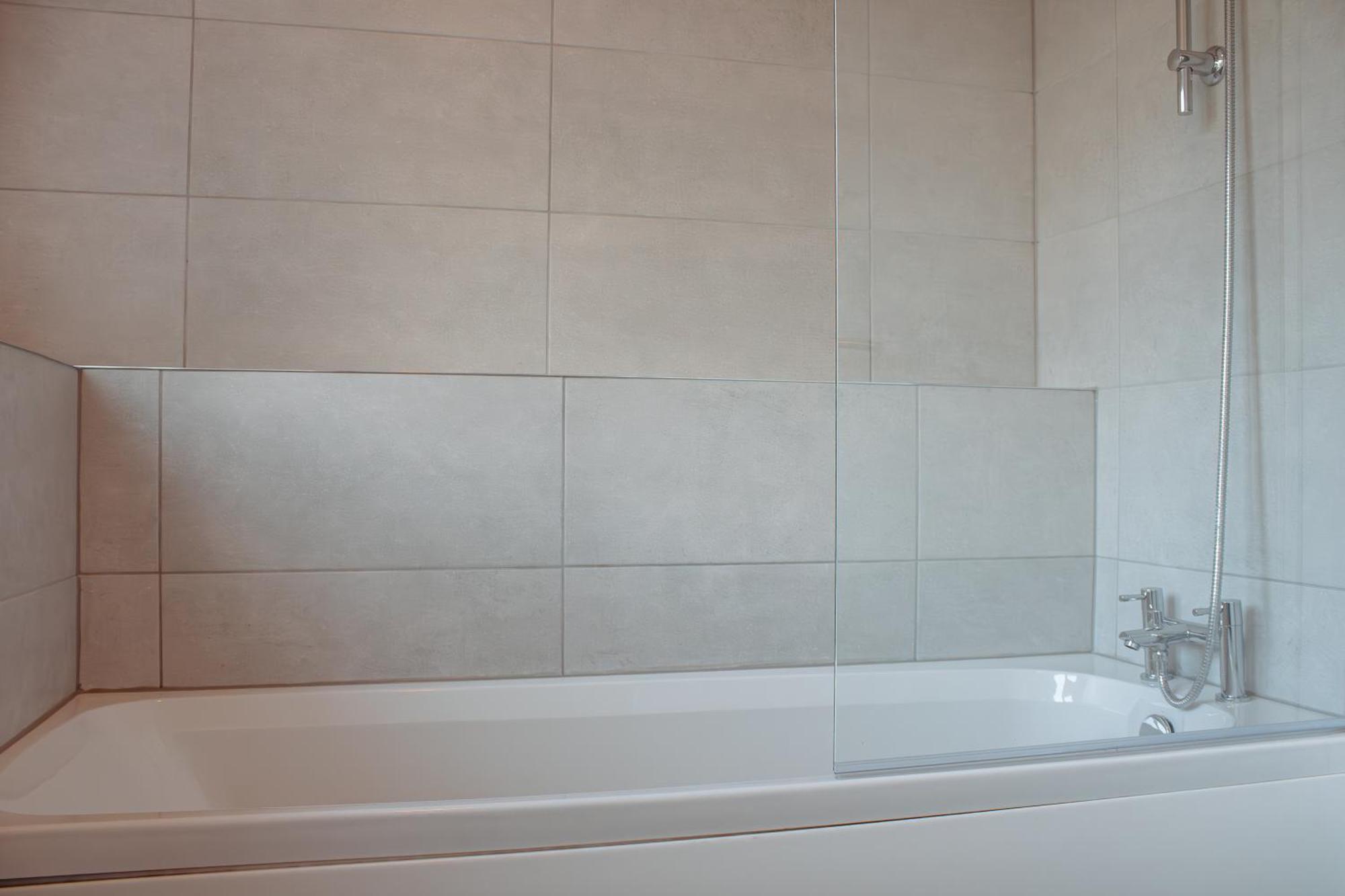 Spacious 4-bed Flat - 10 Mins To Centre