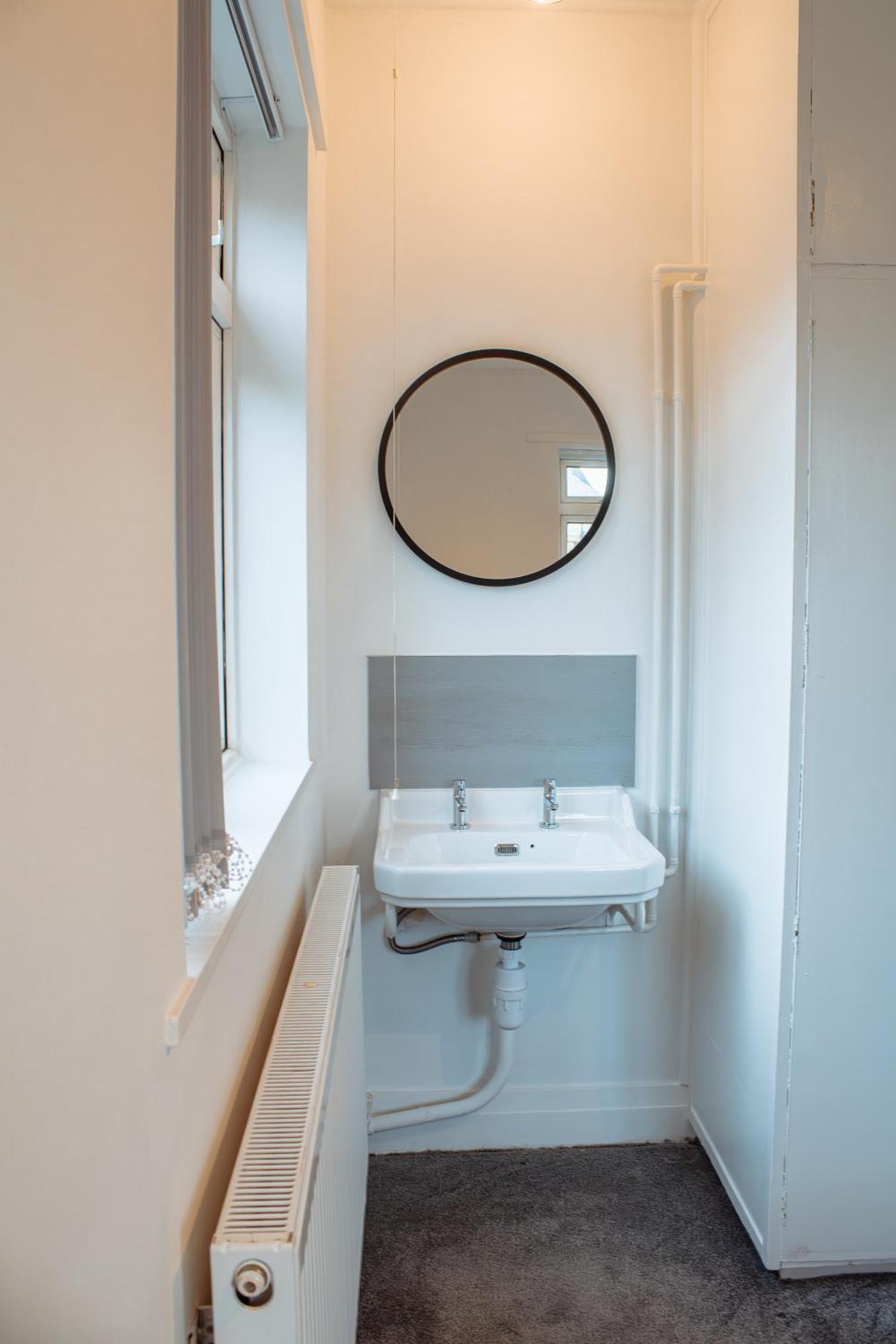 Spacious 4-bed Flat - 10 Mins To Centre *
