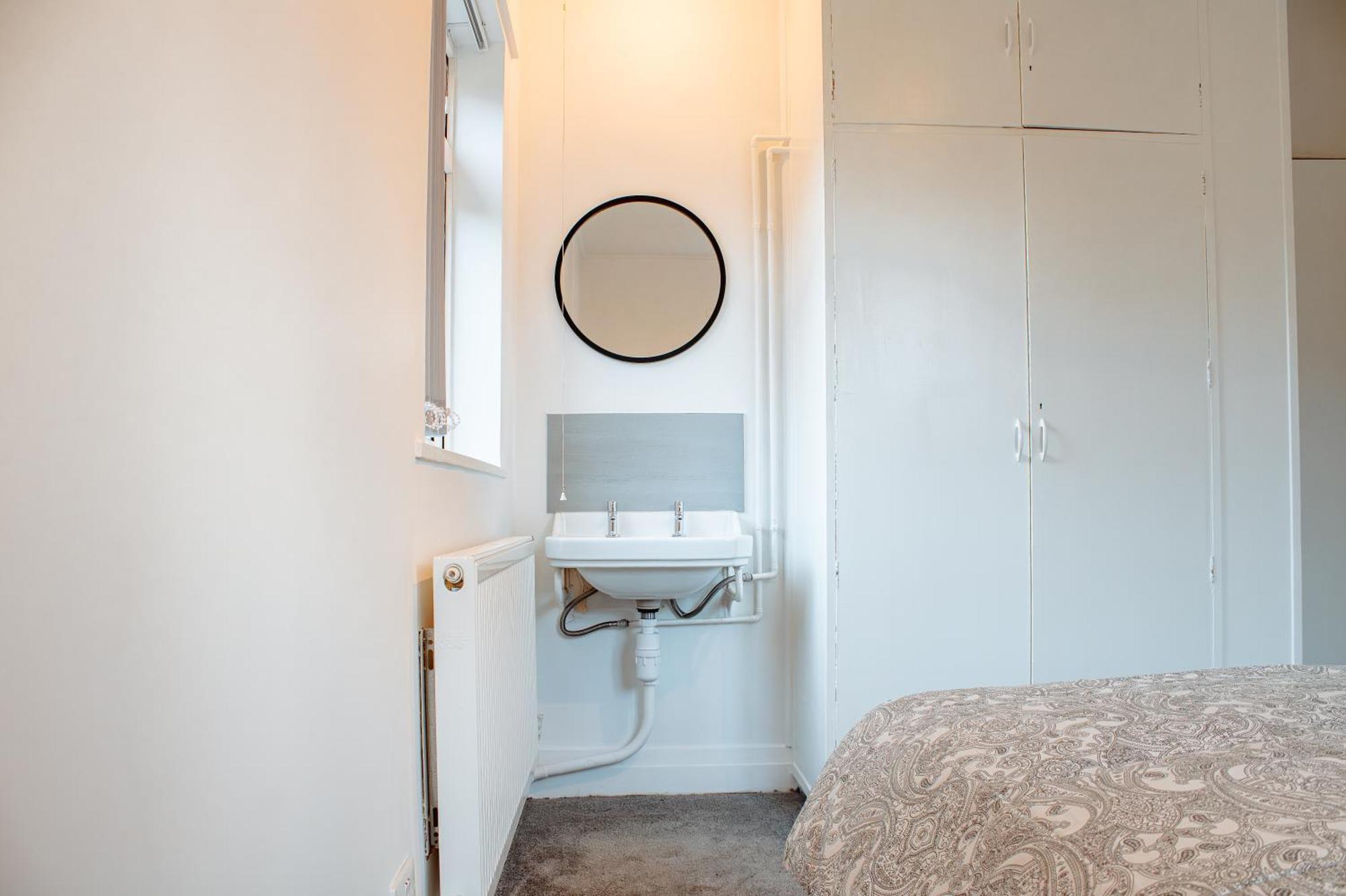 Spacious 4-bed Flat - 10 Mins To Centre