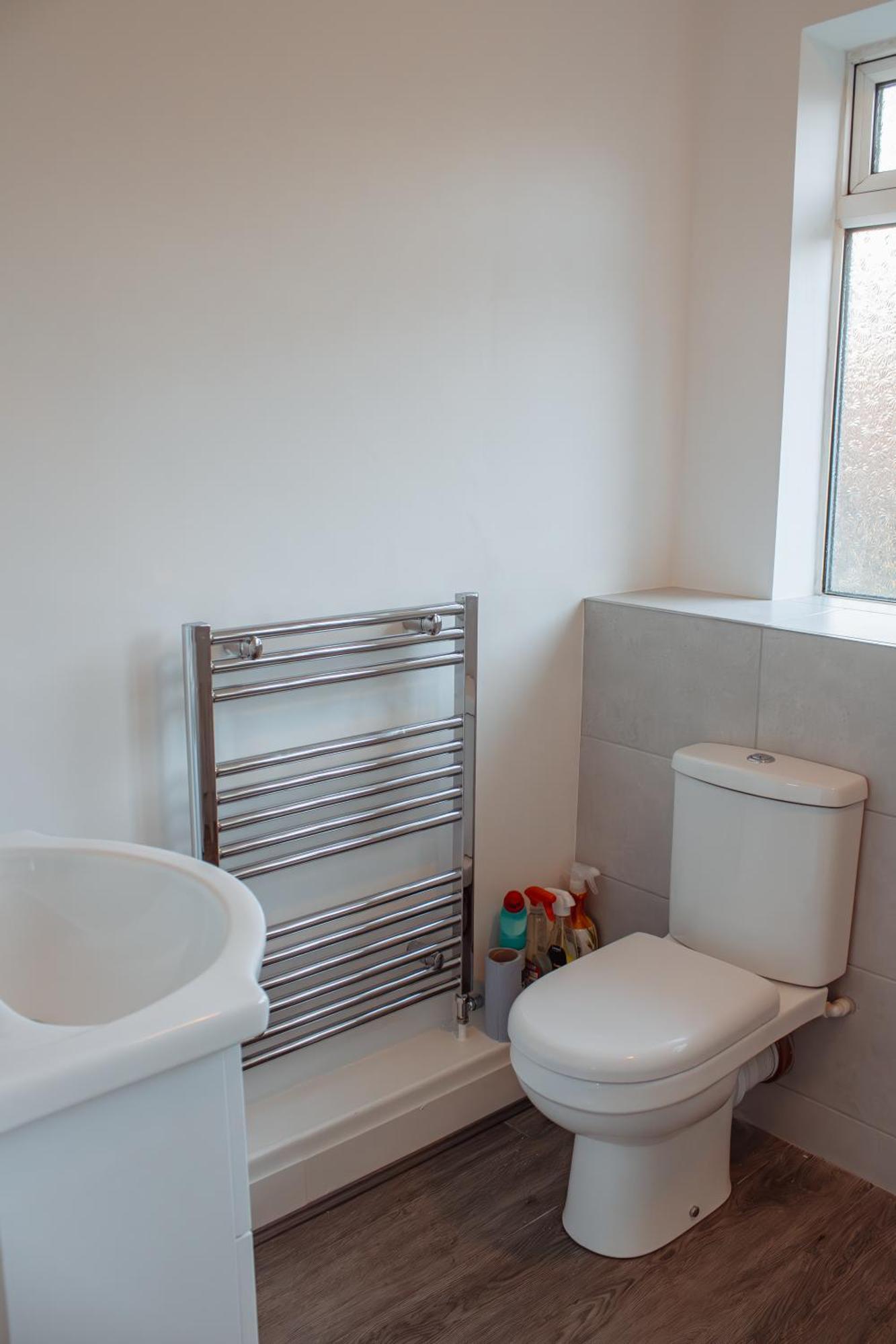 Spacious 4-bed Flat - 10 Mins To Centre Apartment