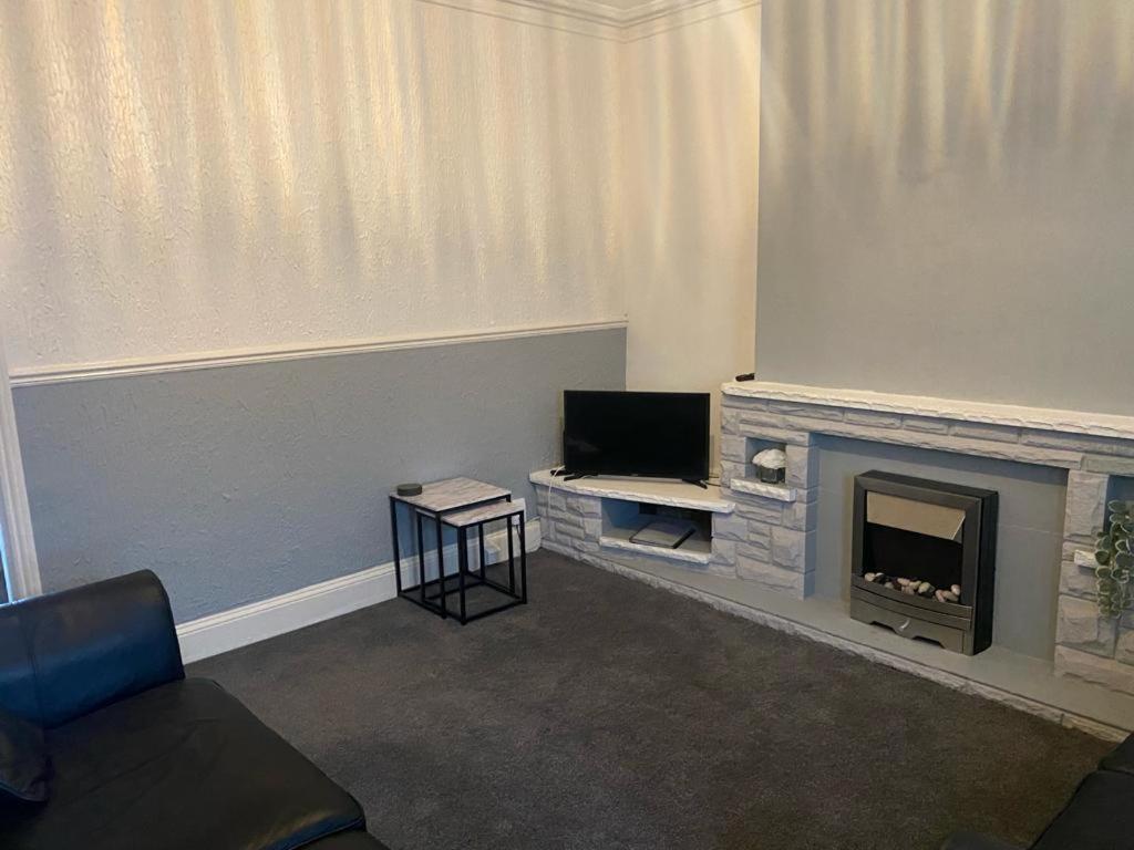 Spacious 4 Bedroom Townhouse * Leeds (West Yorkshire)