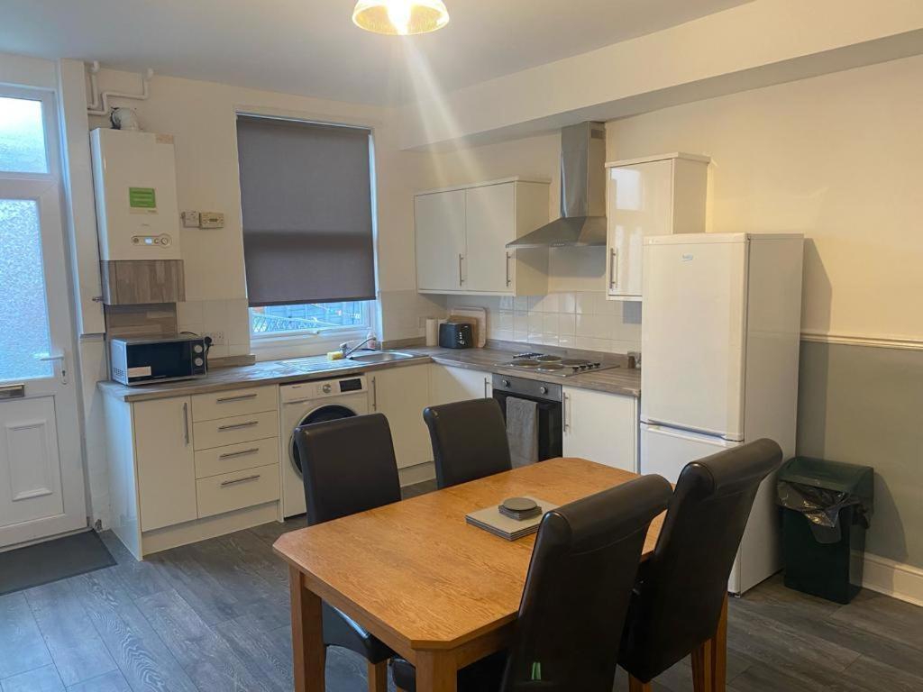 Holiday home Spacious 4 Bedroom Townhouse Leeds (West Yorkshire)