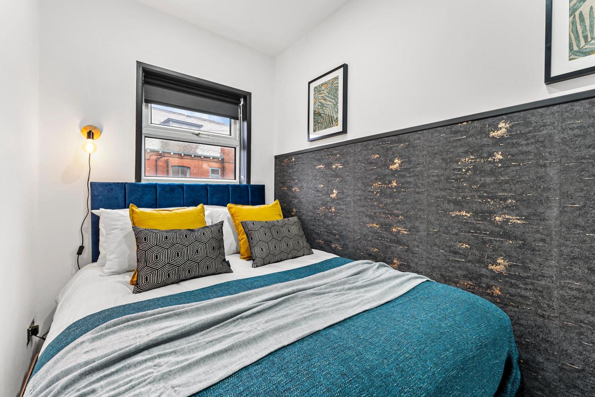 Holiday home Classy Designer 4 Bed - Parking - Sleeps 13