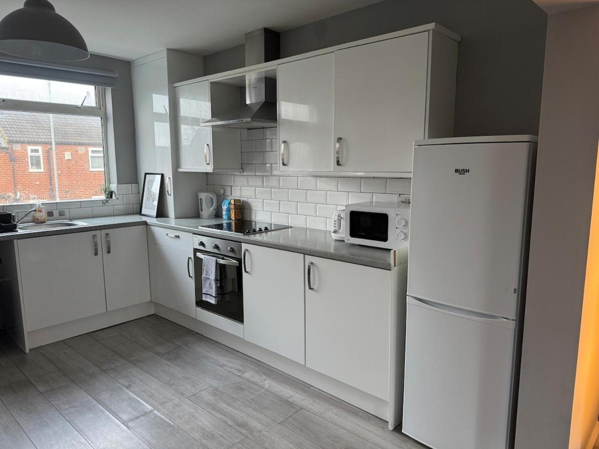 Modern 4 Bed House Close To Centre