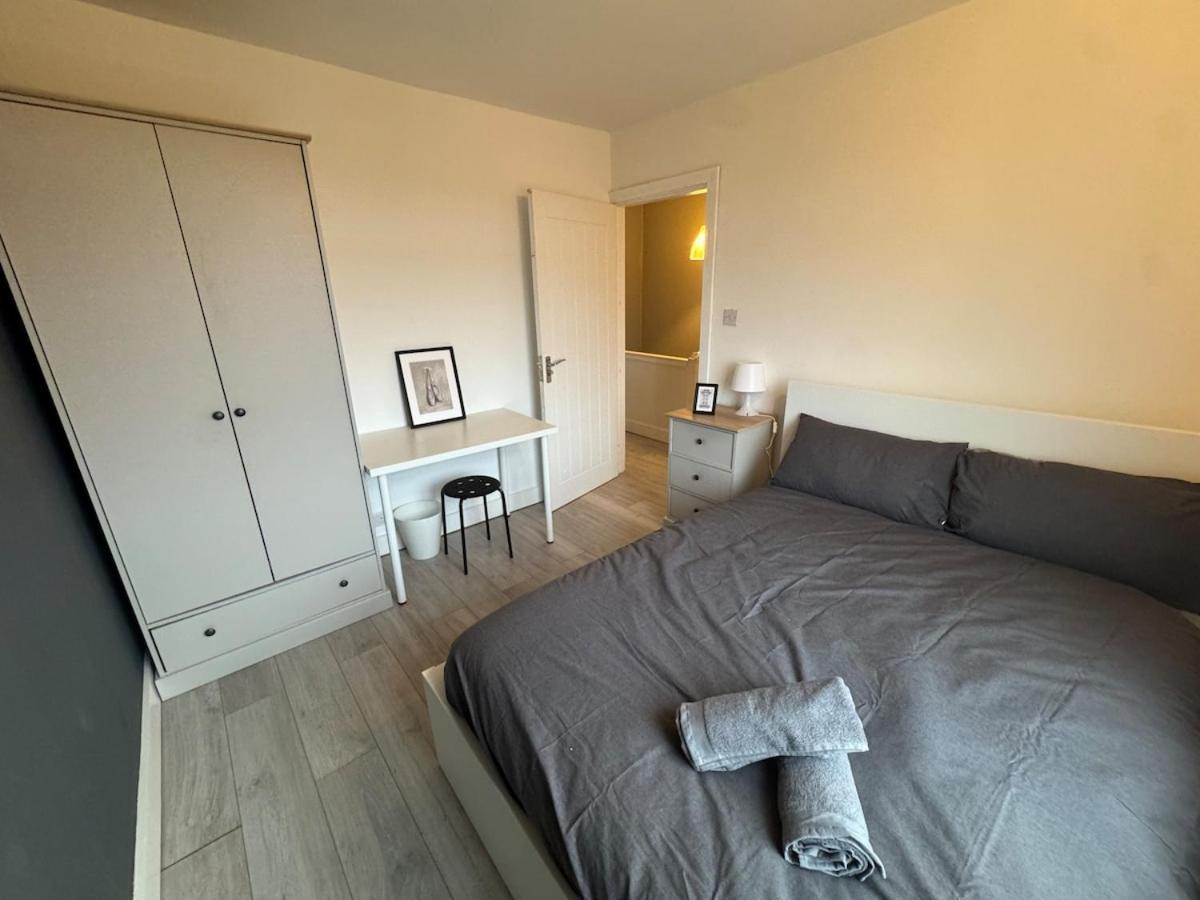 Modern 4 Bed House Close To Centre * Leeds (West Yorkshire)