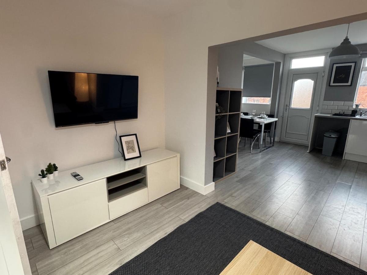 Modern 4 Bed House Close To Centre Holiday home *