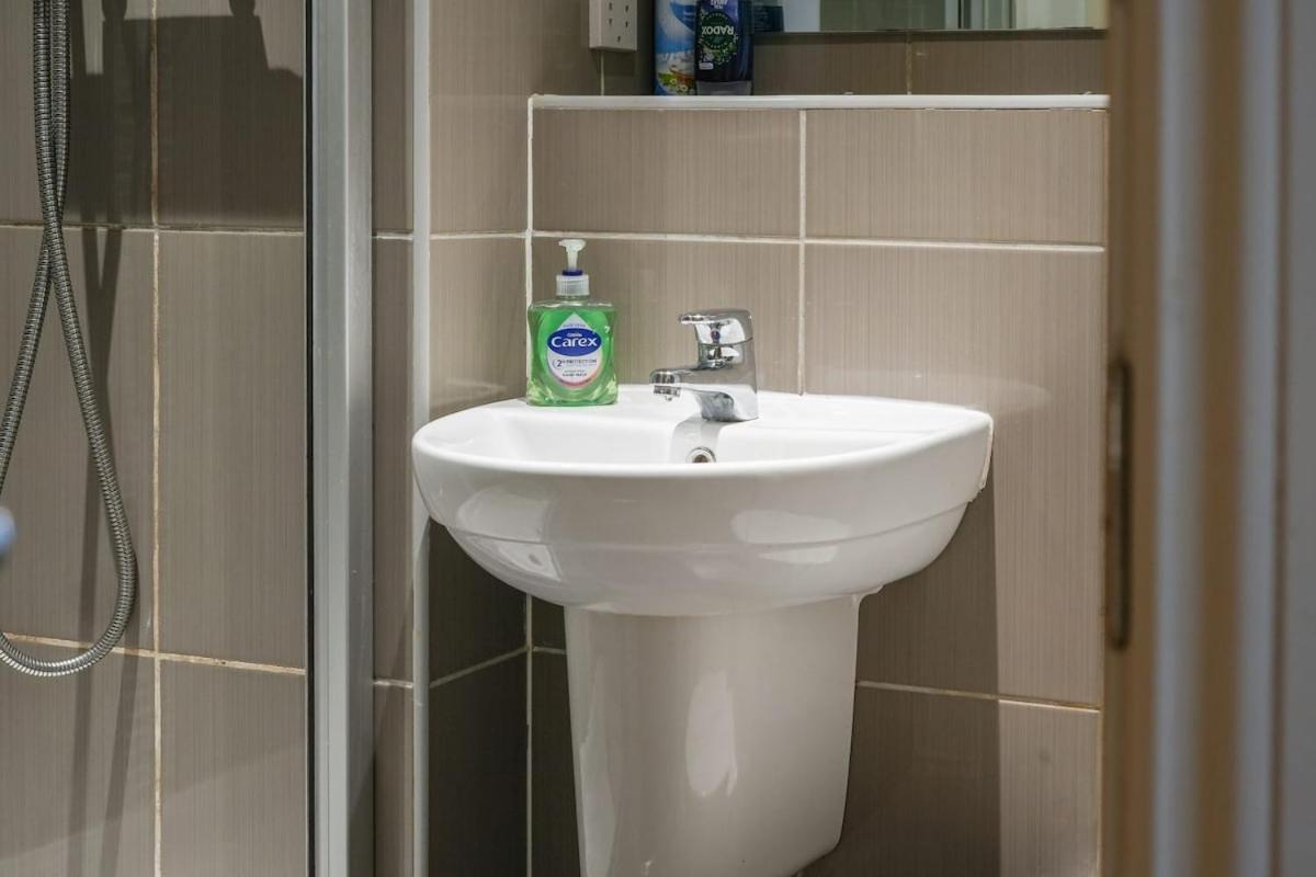 Apartment Maxstays - Cozy Leeds Centre 2 Bed - Steps From First Direct Arena - Free Parking