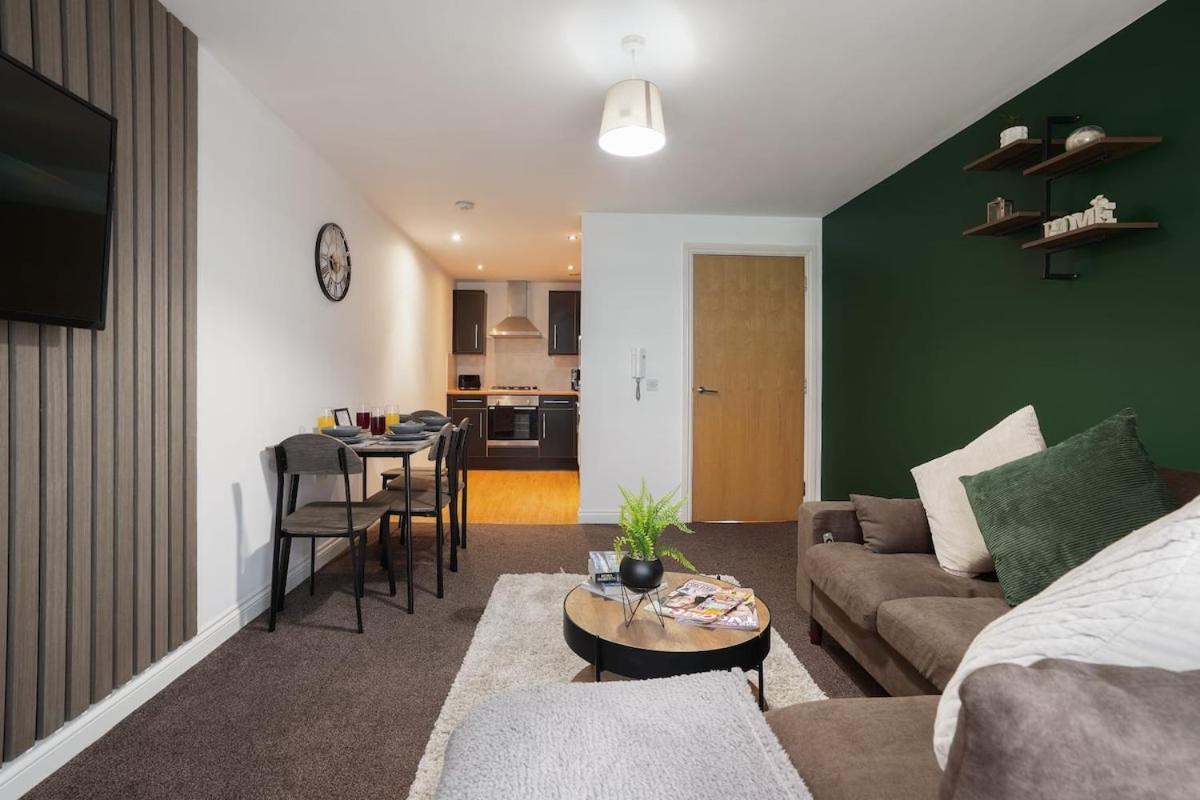 Maxstays - Cozy Leeds Centre 2 Bed - Steps From First Direct Arena - Free Parking Apartment *