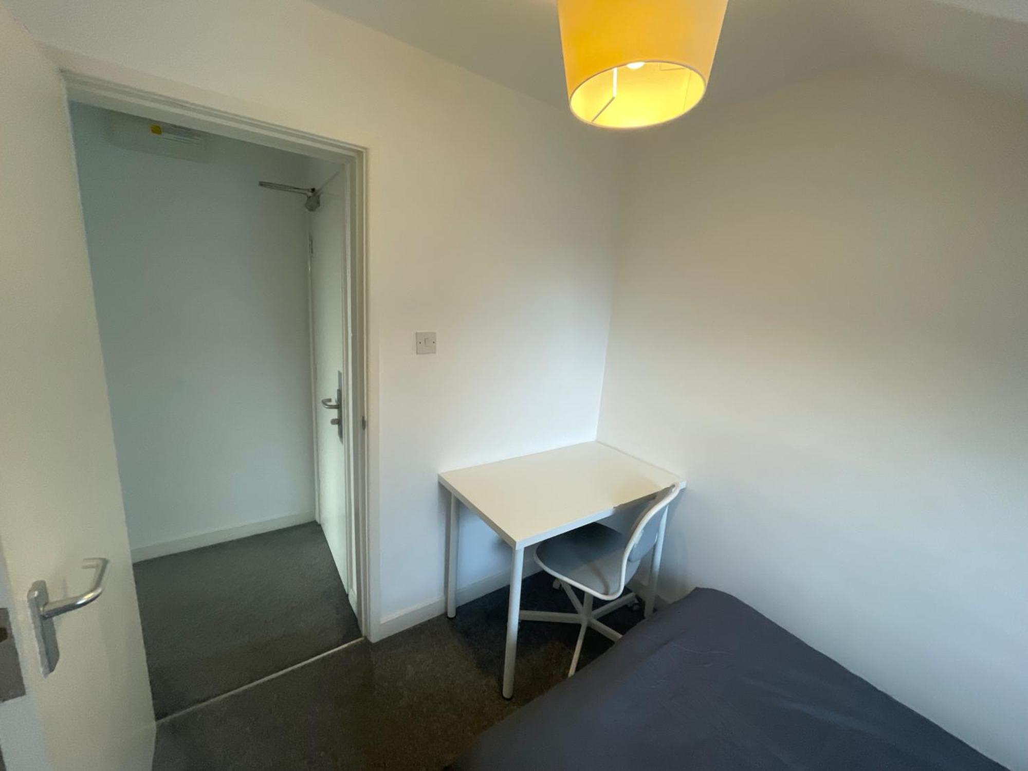 Stylish Two Bedroom In Leeds *