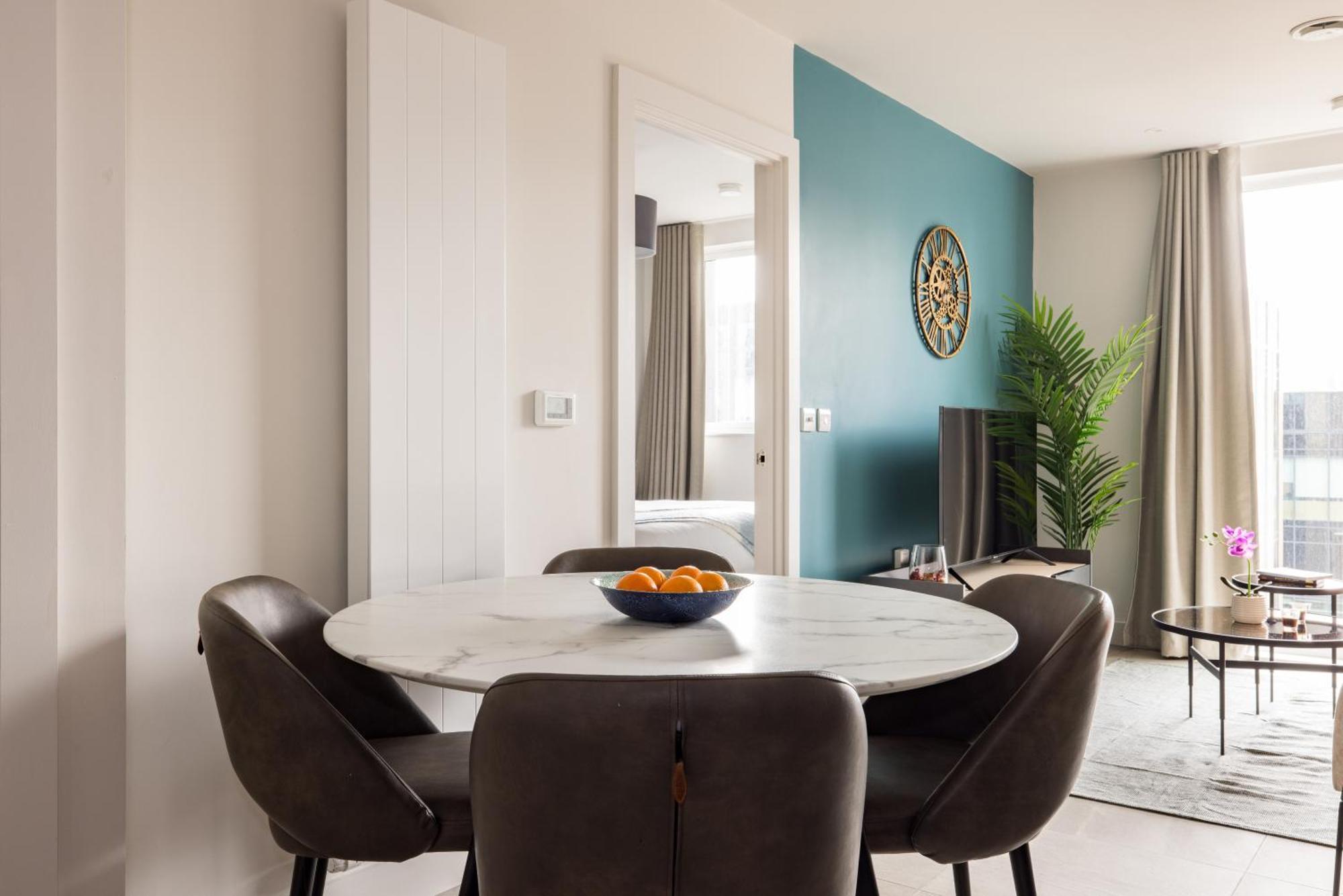 Charles Hope Leeds Apartment *