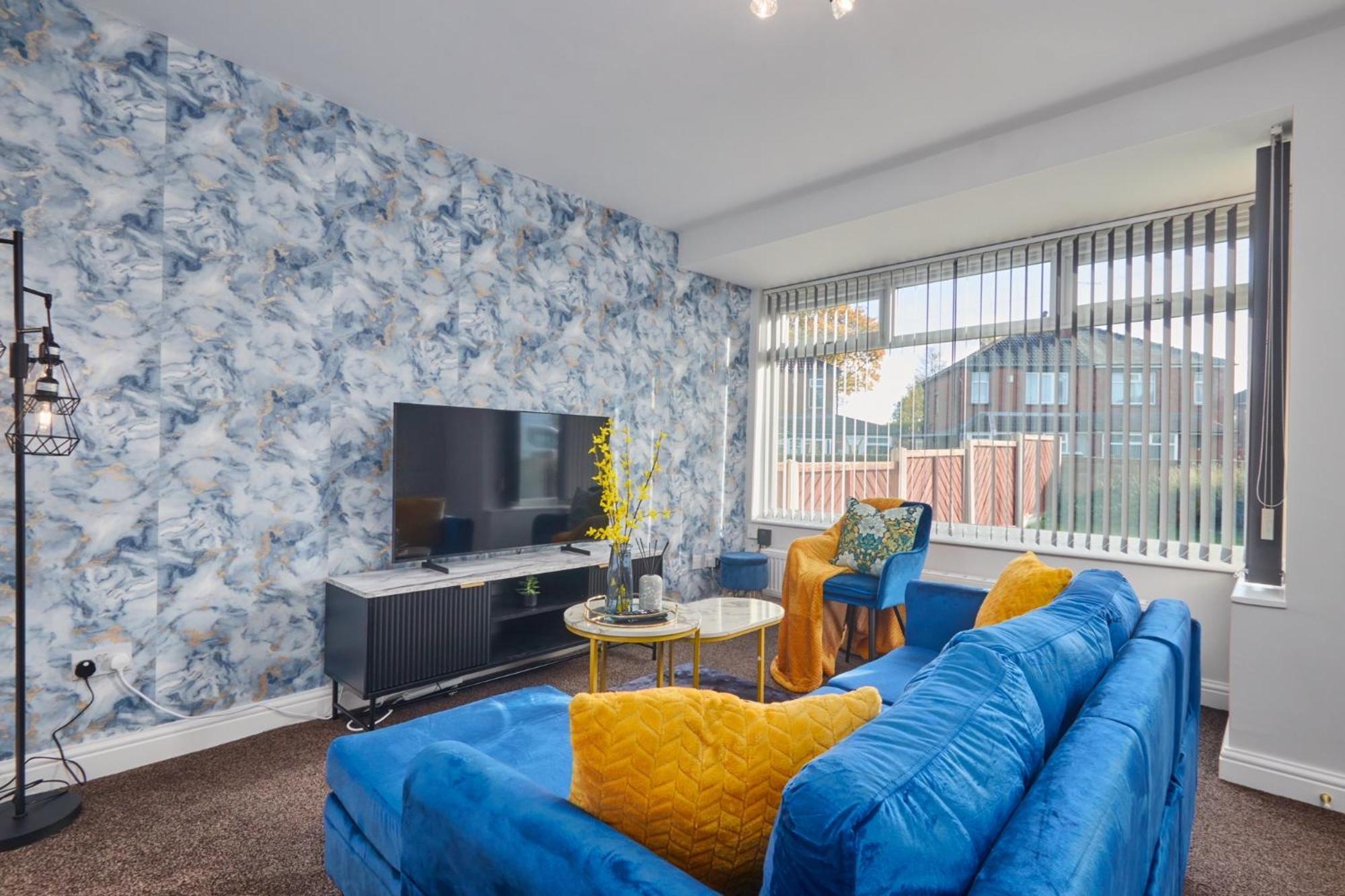 New! 5 Beds House - Work & Family - Long Offers & Free Parking *