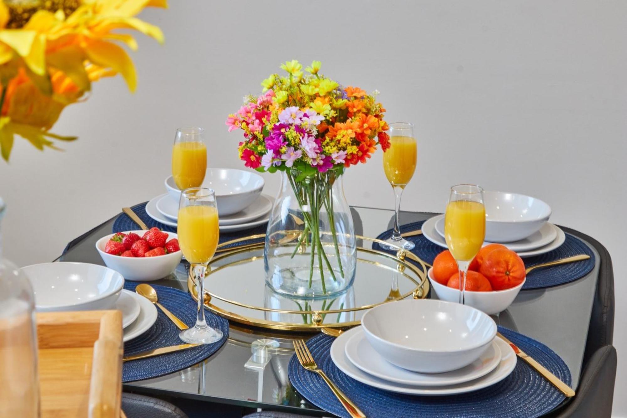 New! 5 Beds House - Work & Family - Long Offers & Free Parking Leeds (West Yorkshire)
