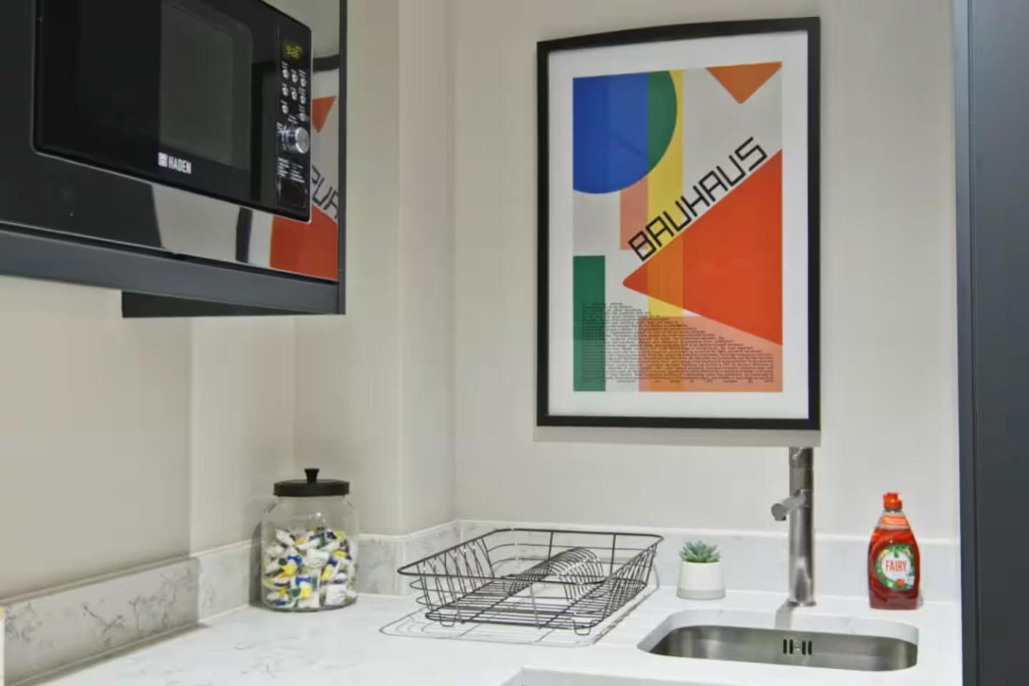 Leeds Center - 1 Bed- Baby Friendly Apartment