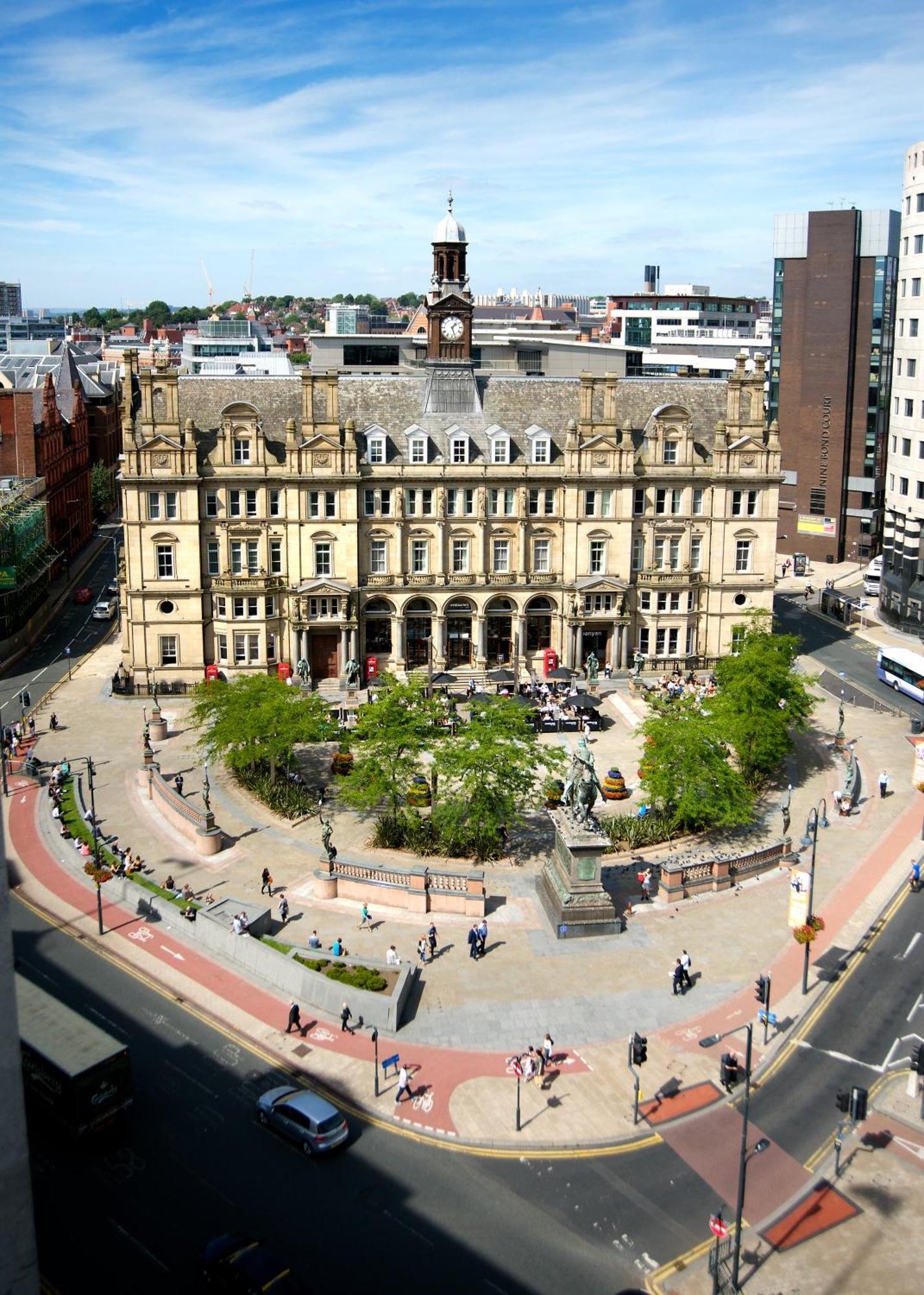 Quebecs Luxury Leeds (West Yorkshire)