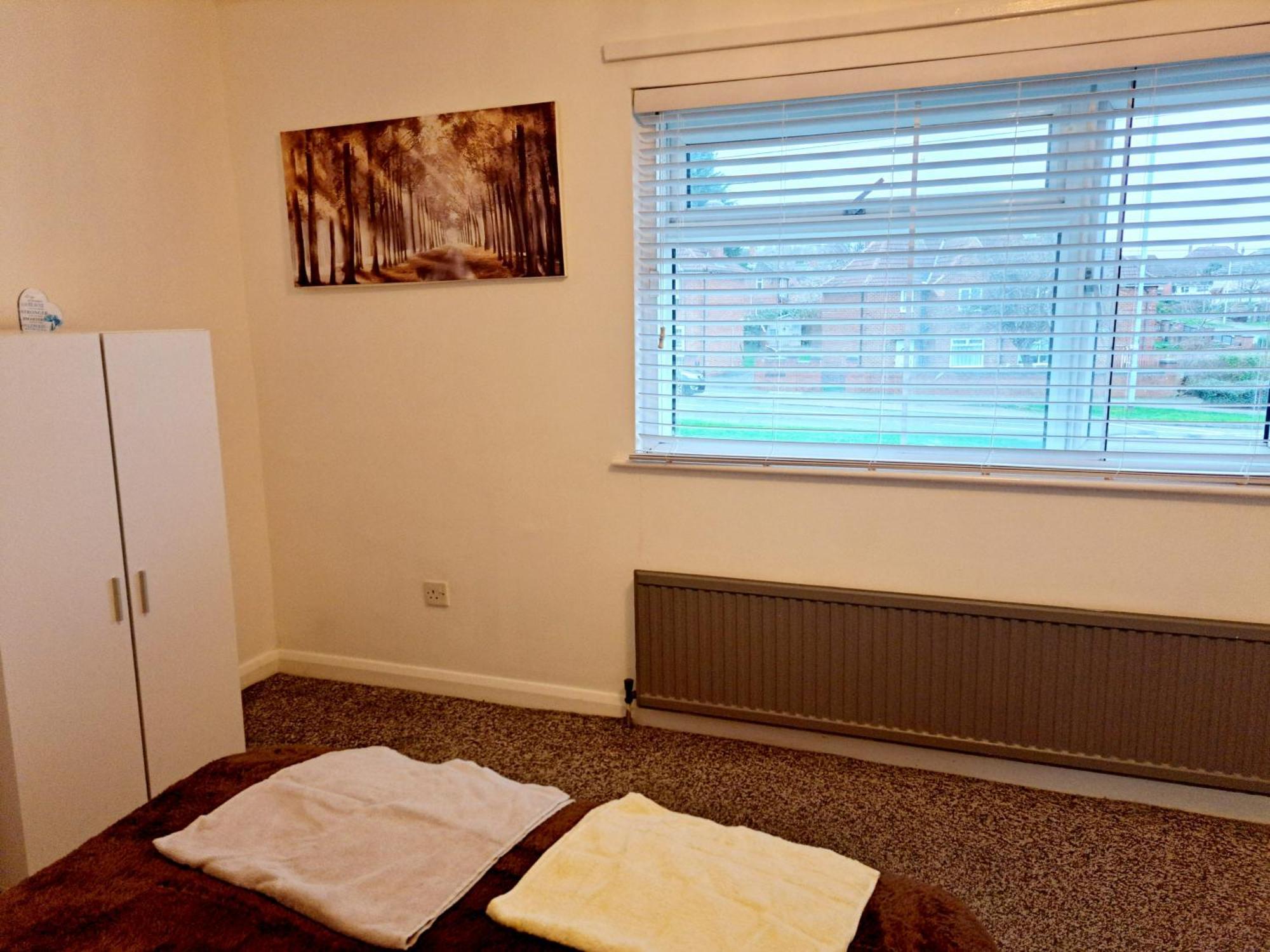 2 Bedroom House In Leeds - Sleeps 5 Wifi Parking Leeds (West Yorkshire)