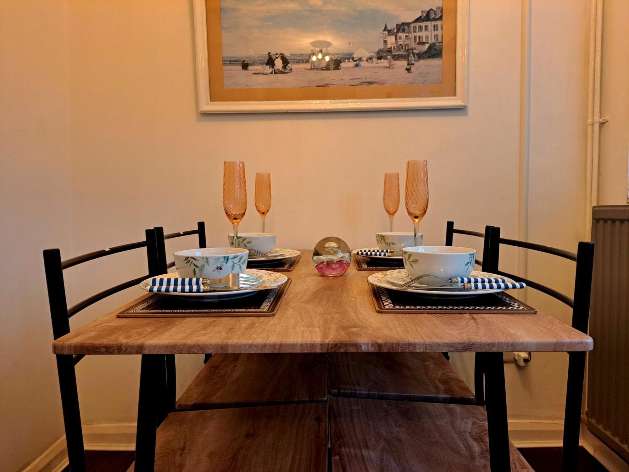 2 Bedroom House In Leeds - Sleeps 5 Wifi Parking