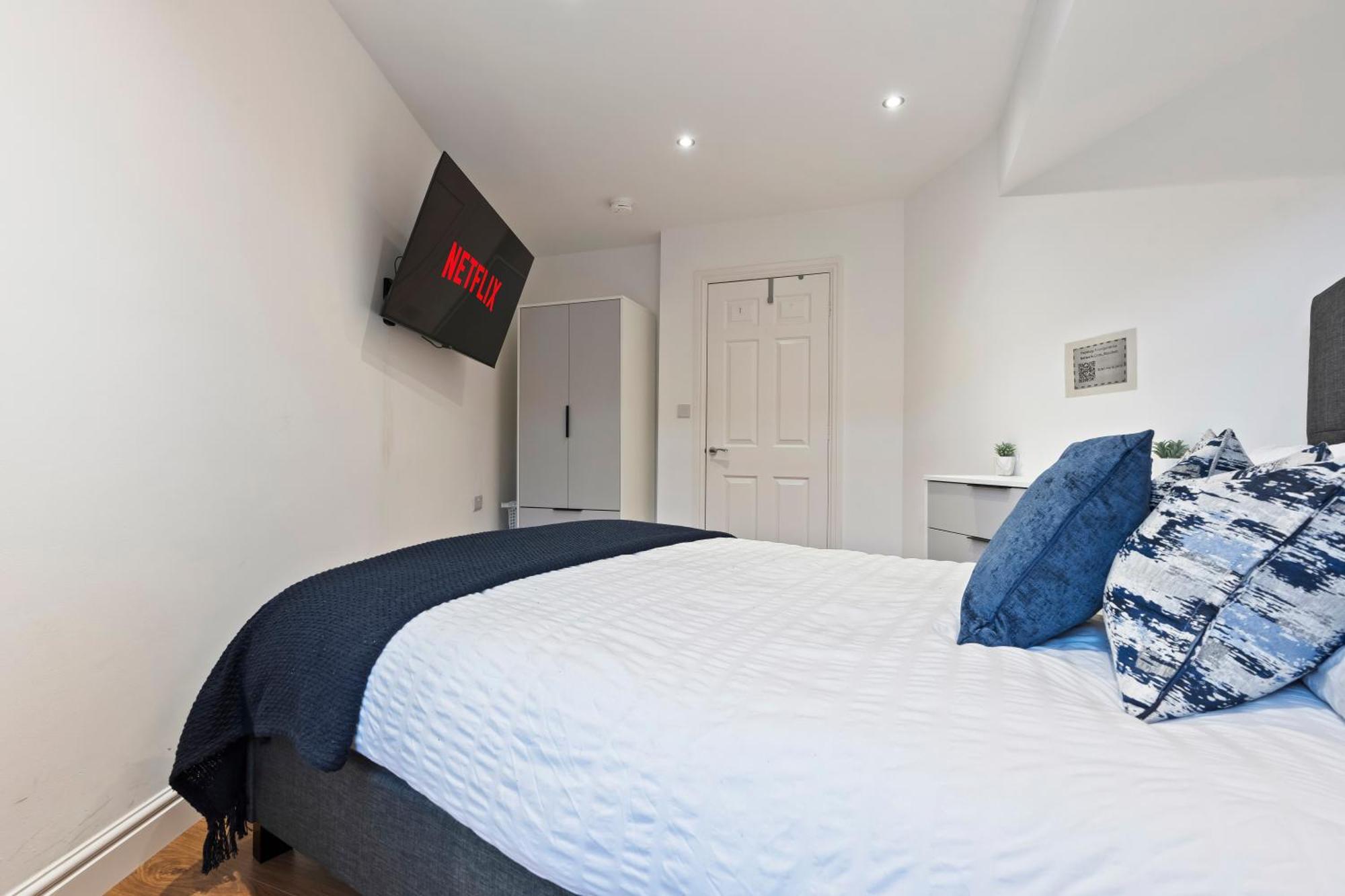 Modern Flat - Sleeps 4 - Parking Leeds (West Yorkshire)