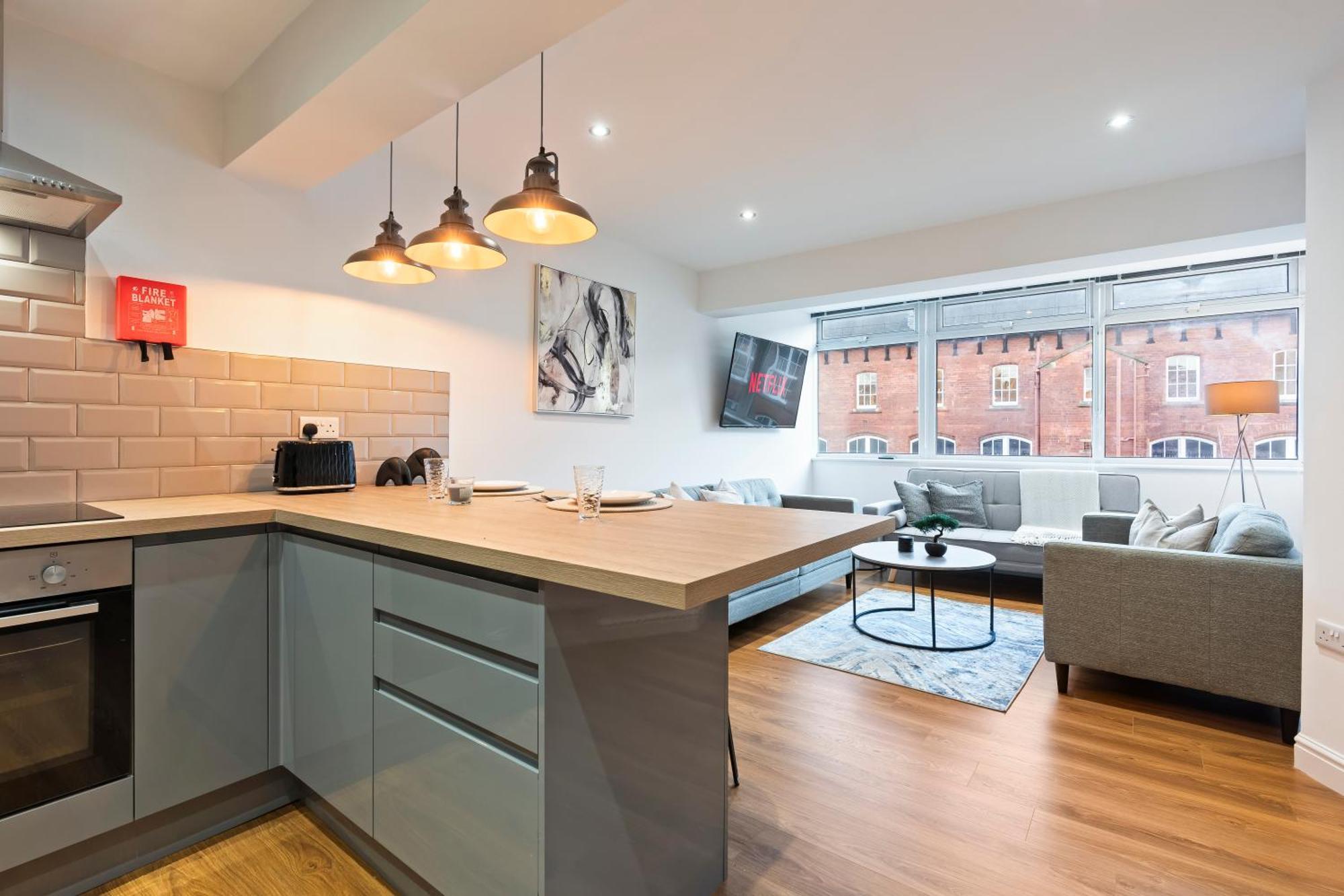 Apartment Modern Flat - Sleeps 4 - Parking