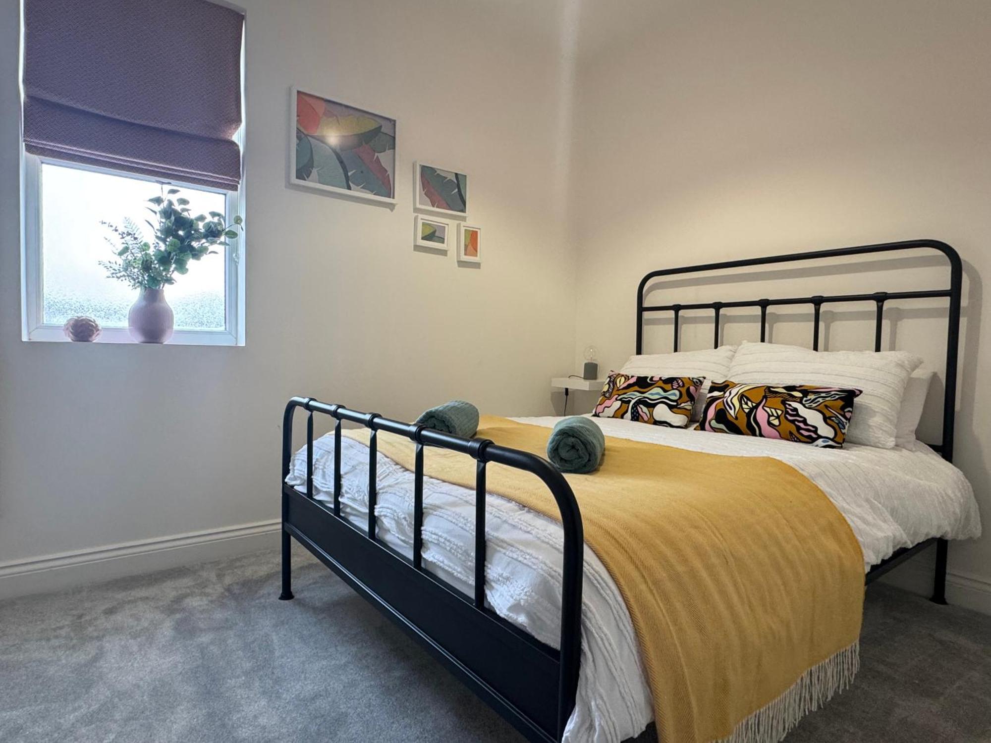 Chic 2-bed Retreat In The Heart Of Oakwood! Apartment Leeds (West Yorkshire)