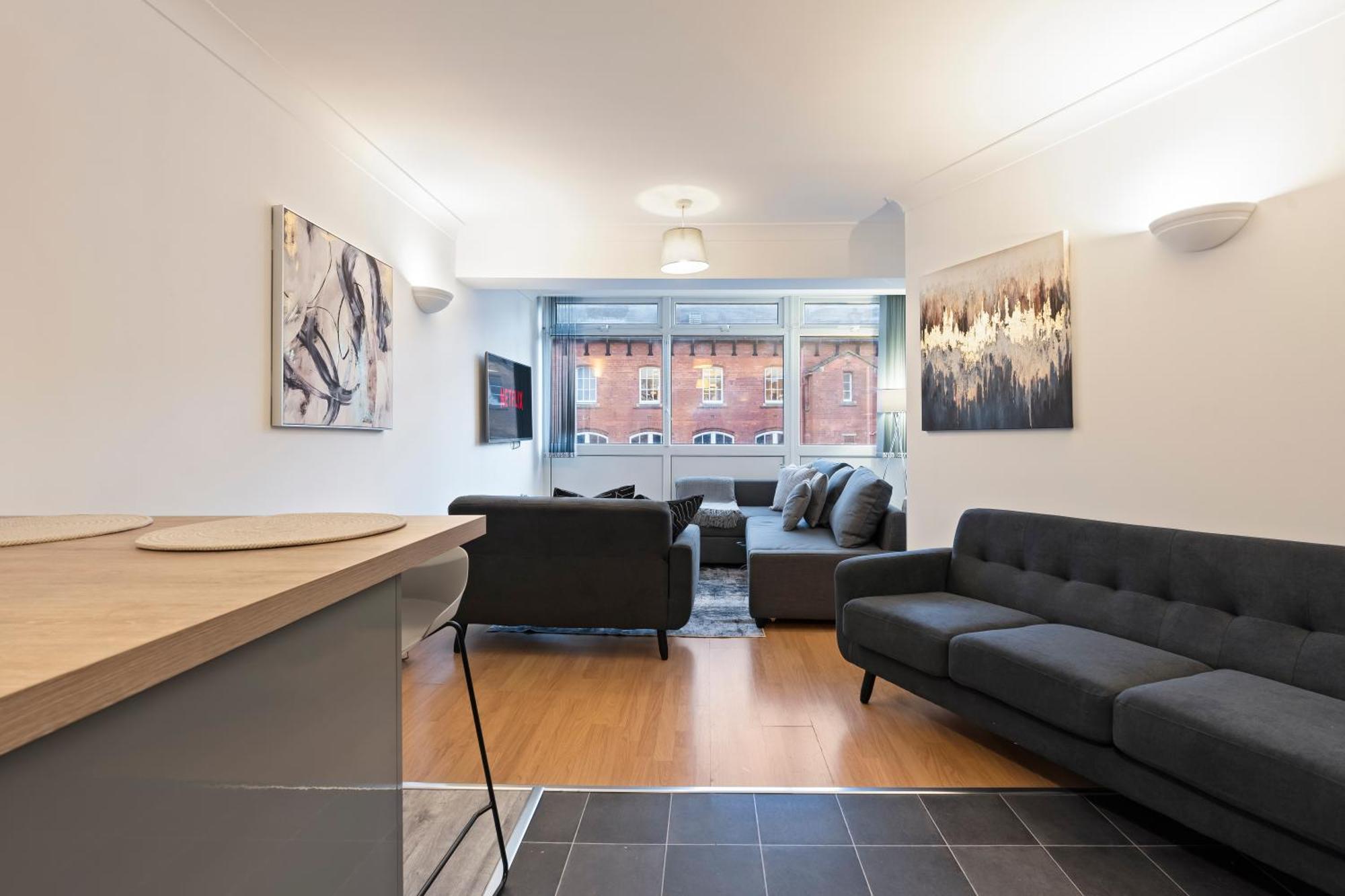 Elegant Flat In Prime Location -sleeps 4 - Parking *