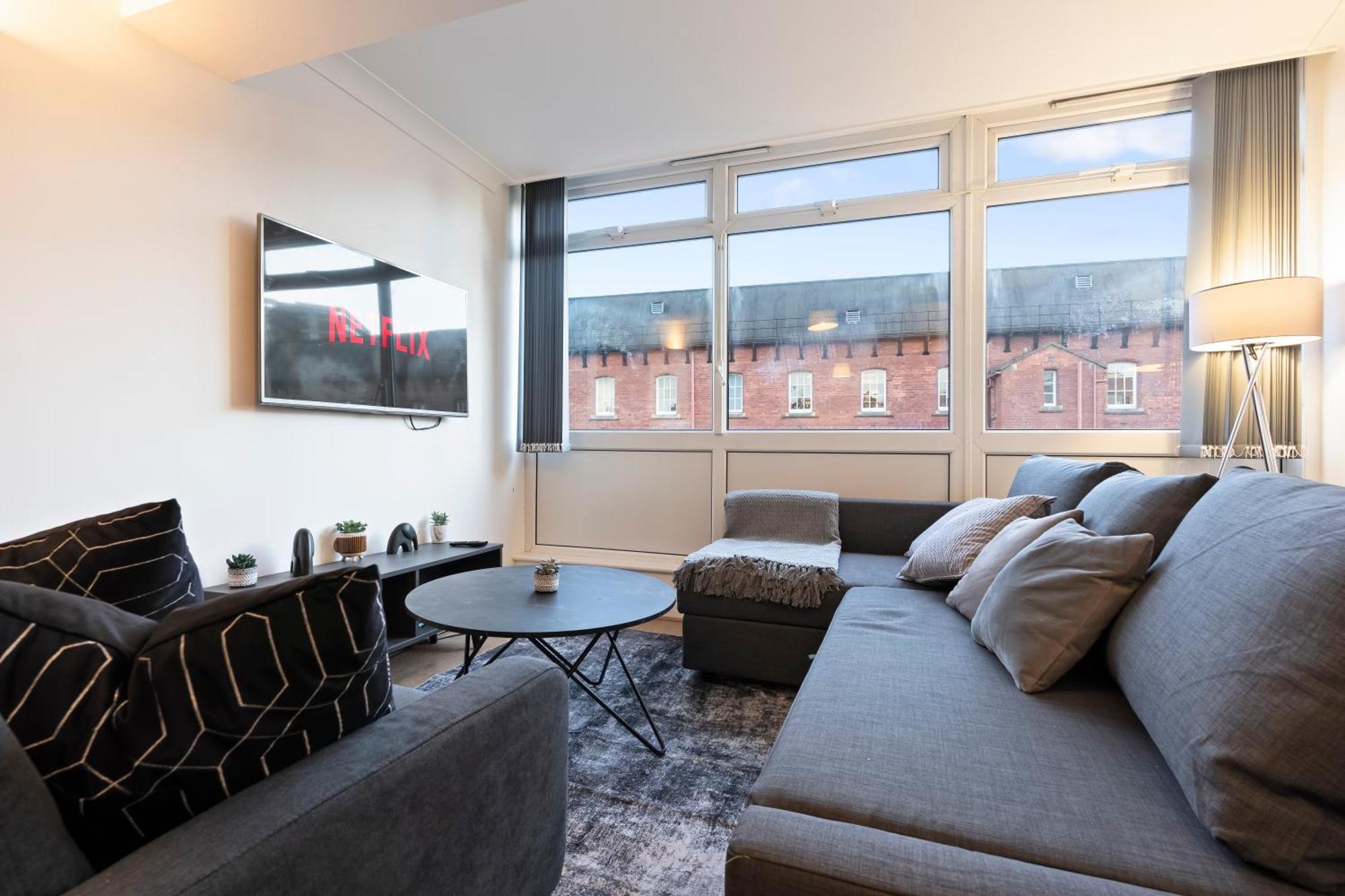 Apartment Elegant Flat In Prime Location -sleeps 4 - Parking