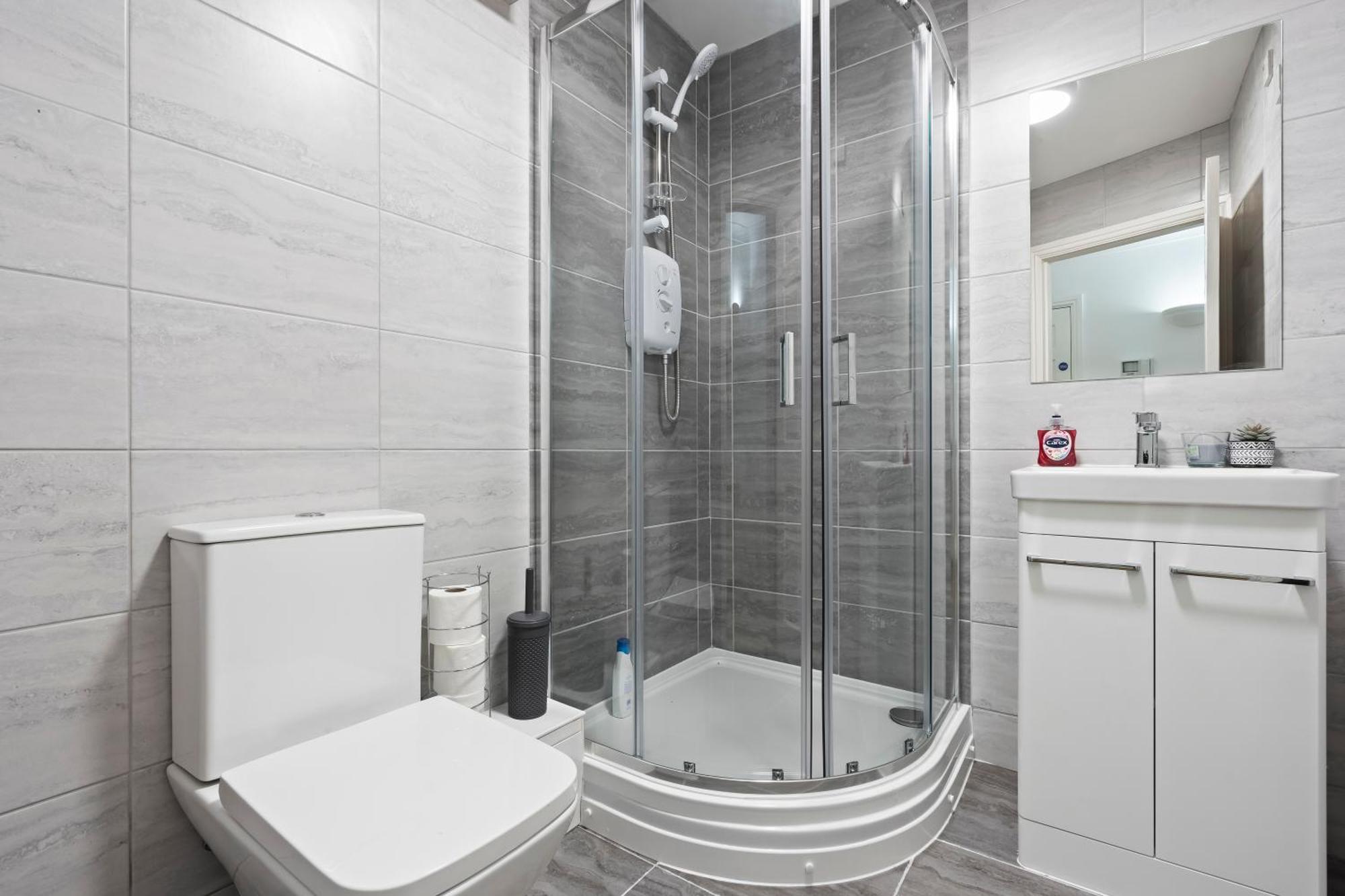 Apartment Elegant Flat In Prime Location -sleeps 4 - Parking Leeds (West Yorkshire)