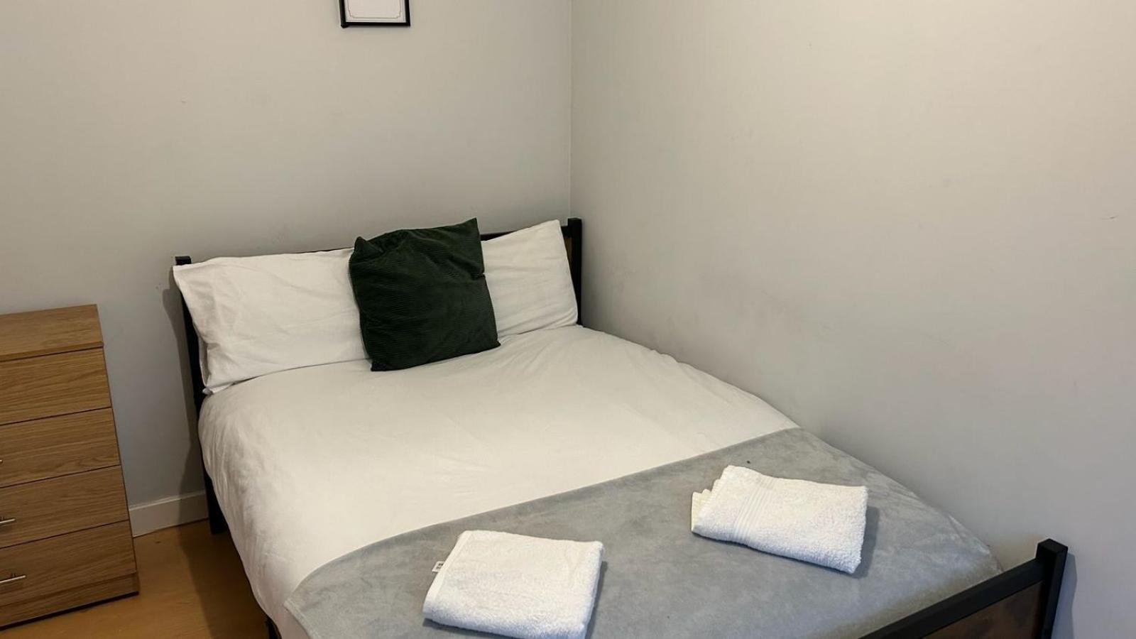 Apartment 2 Bed - Leeds Centre - For Relocators, Professionals Leeds (West Yorkshire)