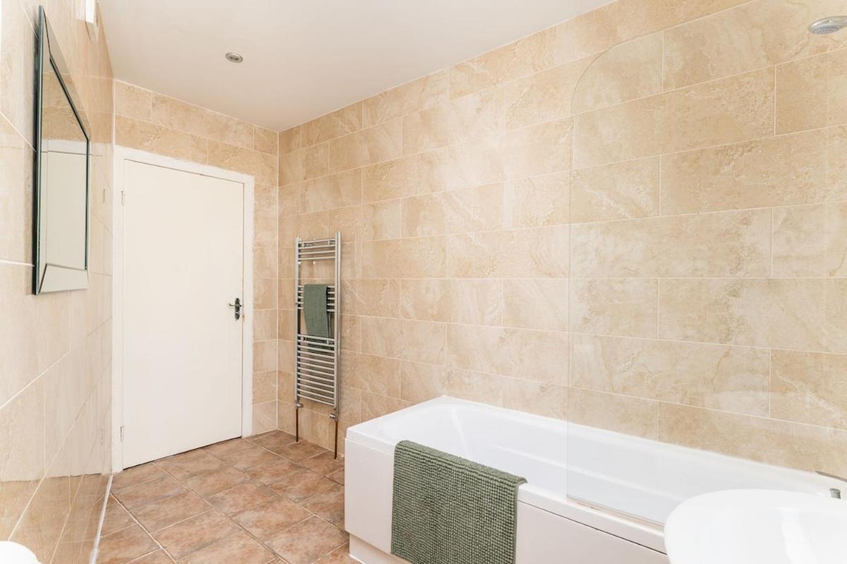 Holiday home Leeds Beautiful - Parking - Yorksha *