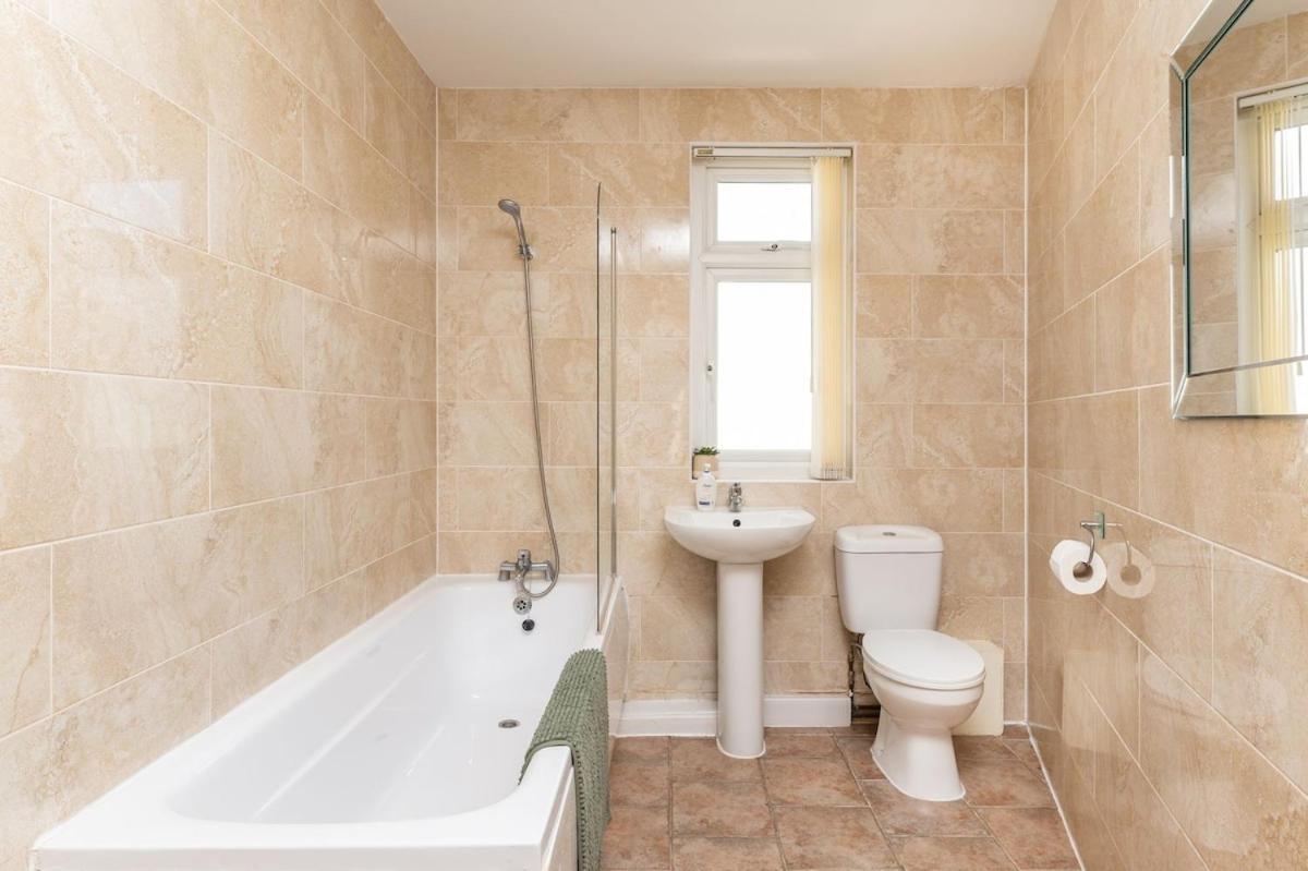 Leeds Beautiful - Parking - Yorksha Holiday home *