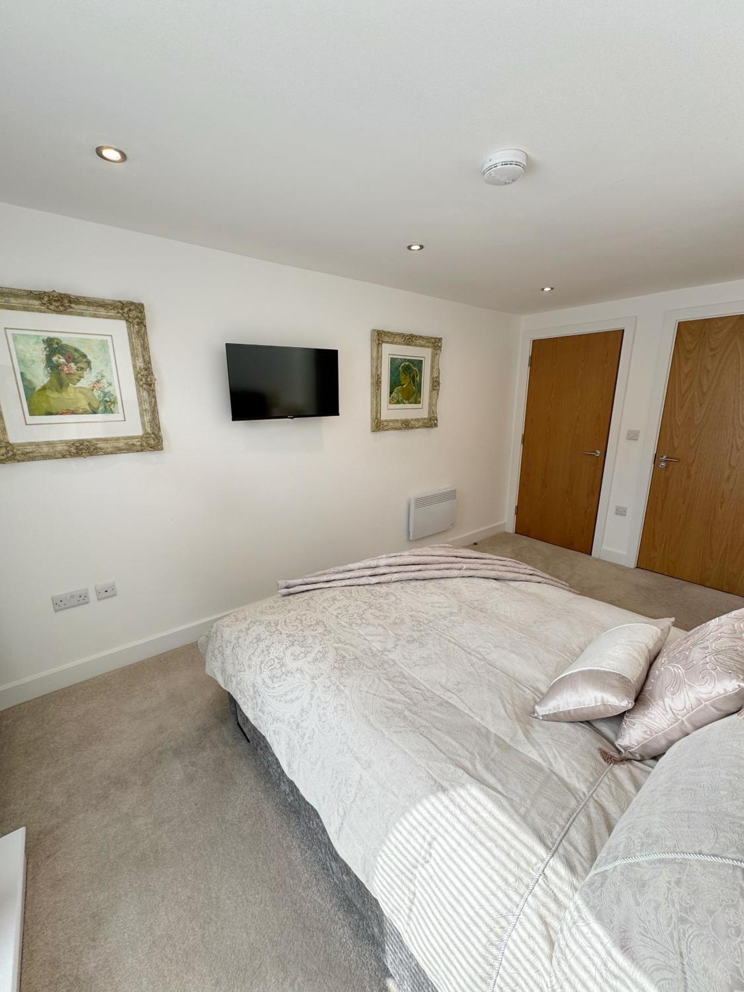 Apartment Luxury Penthouse With Private Hot Tub Overlooking Leeds Centre