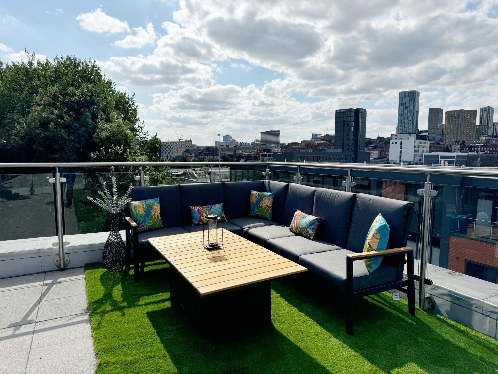 Apartment Luxury Penthouse With Private Hot Tub Overlooking Leeds Centre