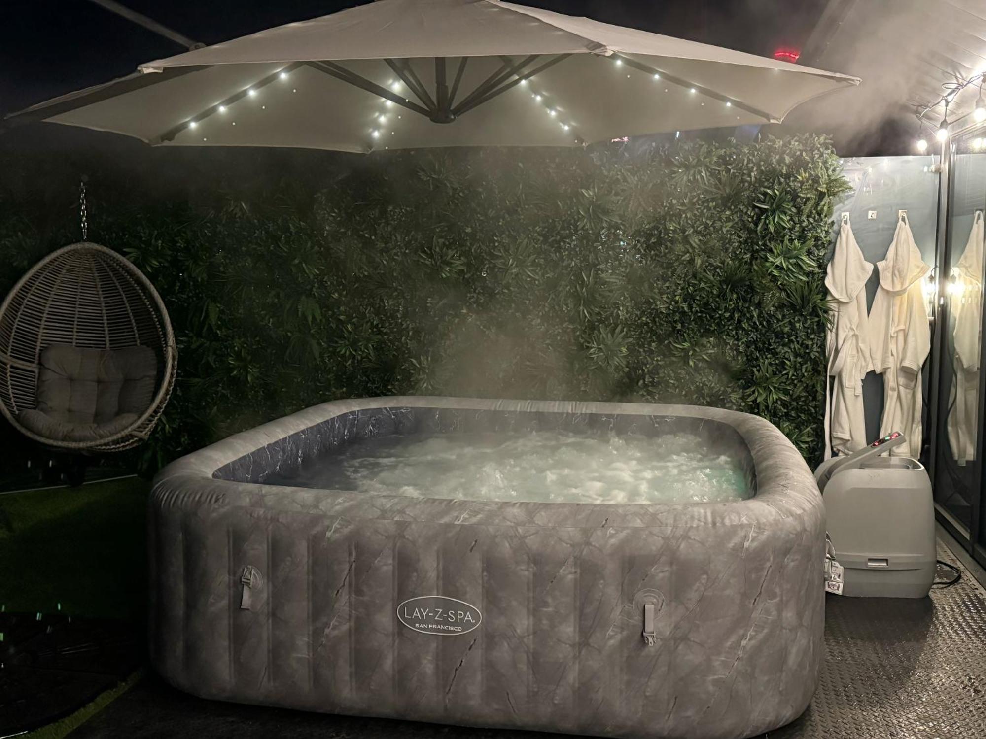 Apartment Luxury Penthouse With Private Hot Tub Overlooking Leeds Centre