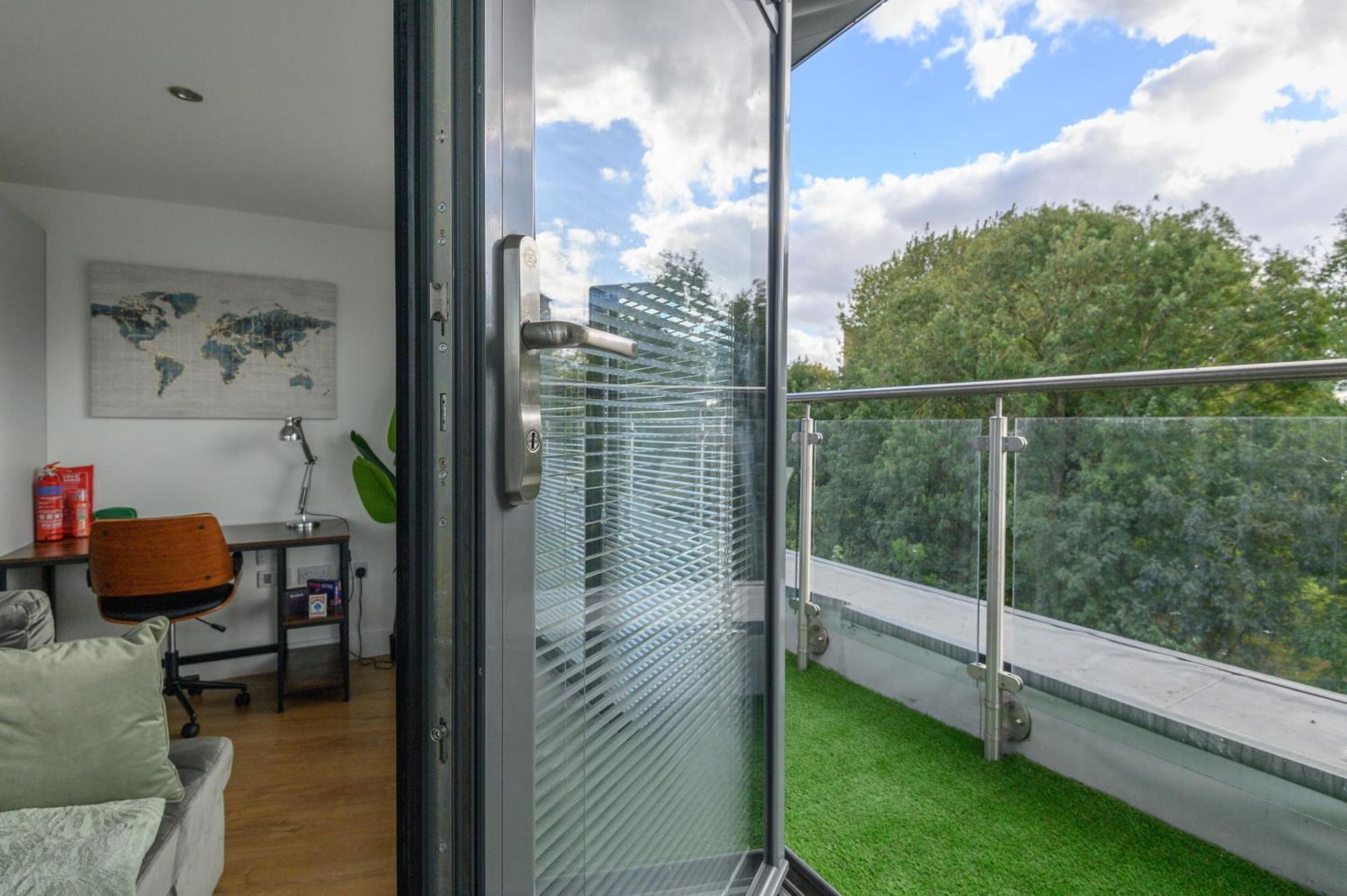 Apartment Luxury Penthouse With Private Hot Tub Overlooking Leeds Centre Leeds (West Yorkshire)