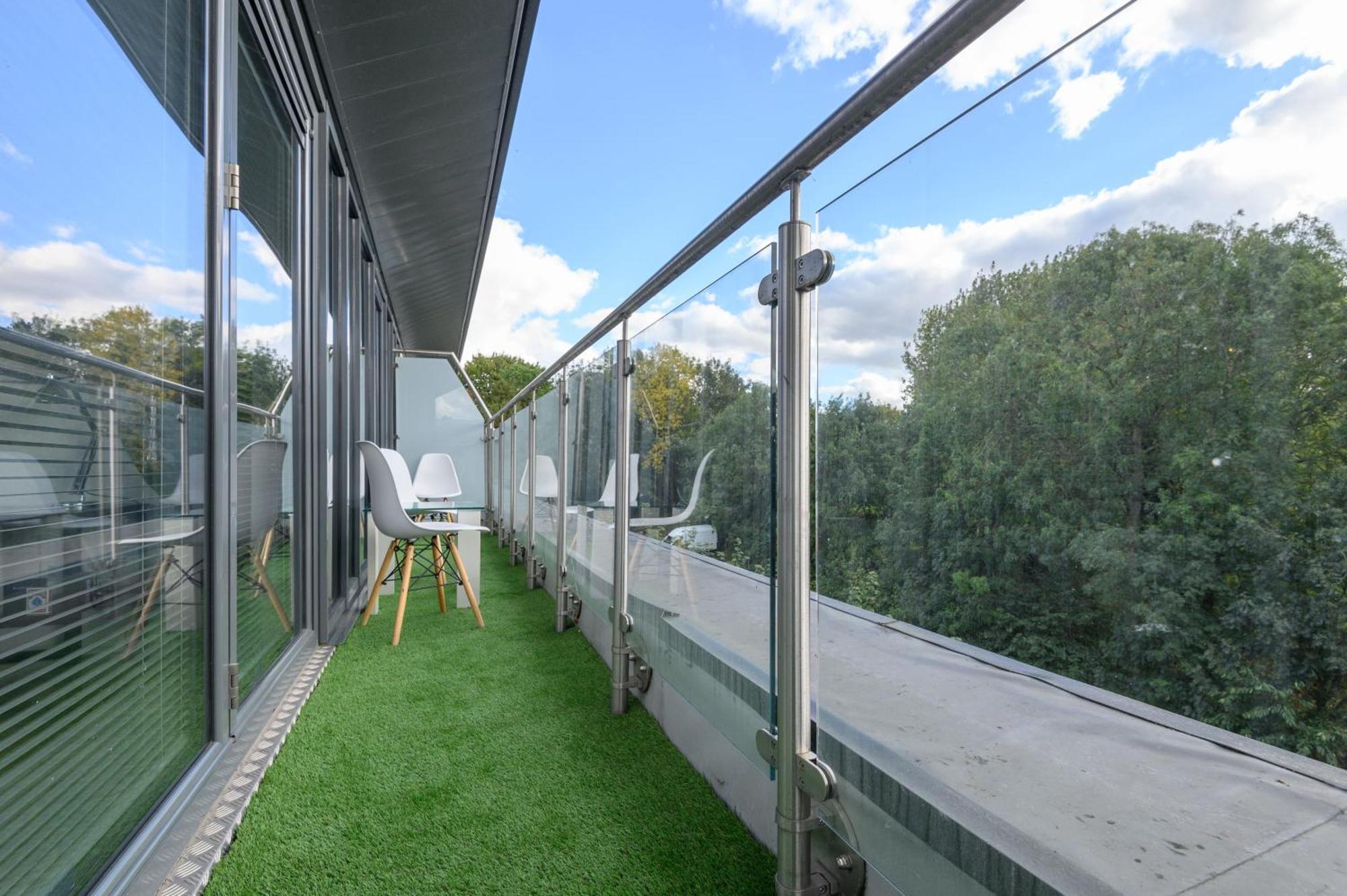 Apartment Luxury Penthouse With Private Hot Tub Overlooking Leeds Centre