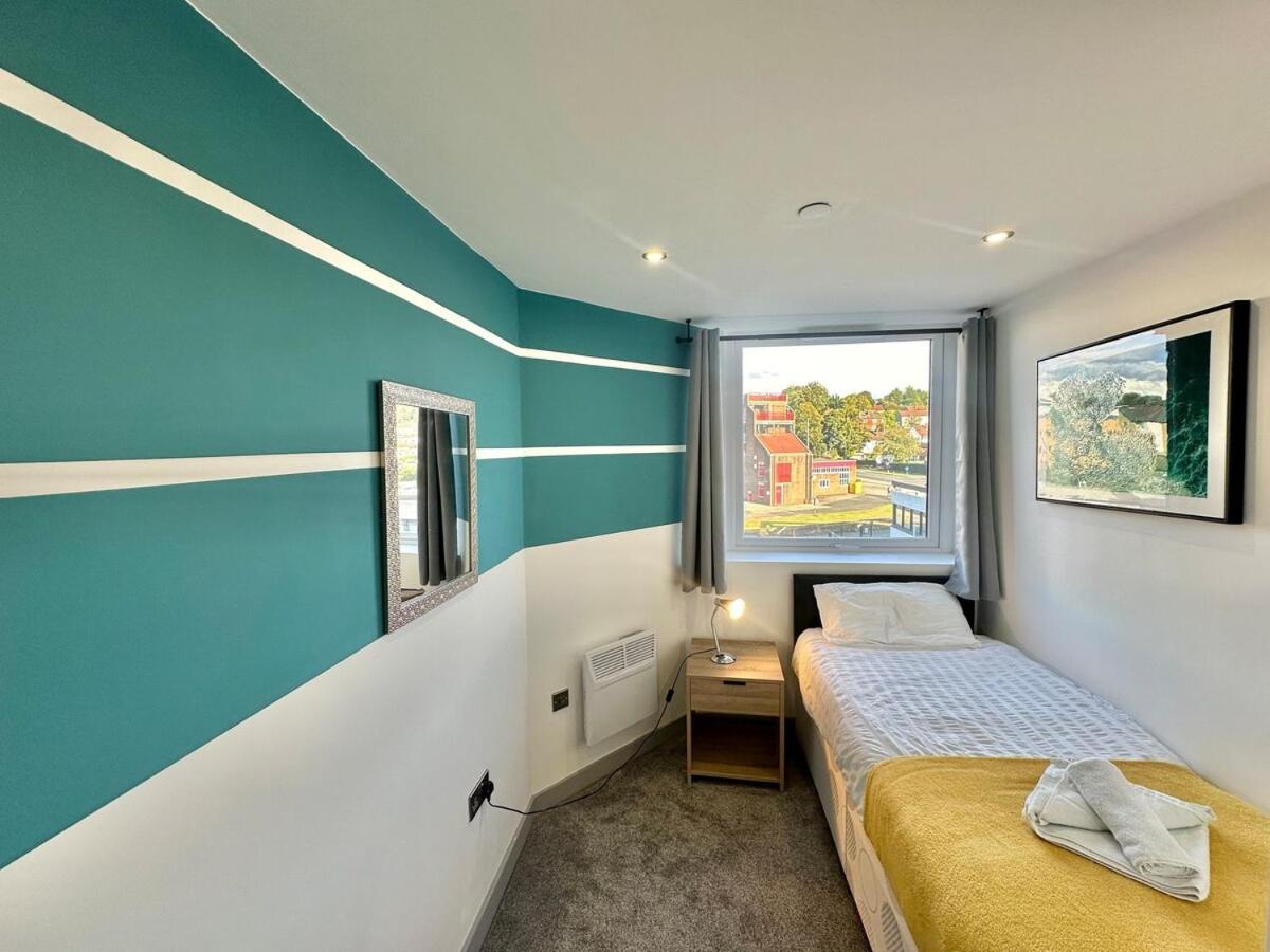 Apartment Two Bedroom Flat By Brookland Serviced Short Lets With Free Wifi Leeds (West Yorkshire)