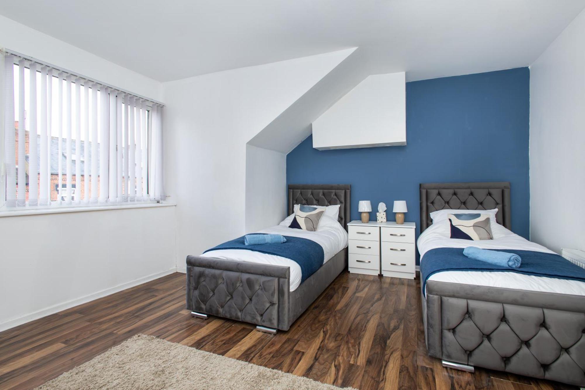 Cozy Home, Sleeps 4,Only 7Mins From Centre, Parking, Wifi & Netflix