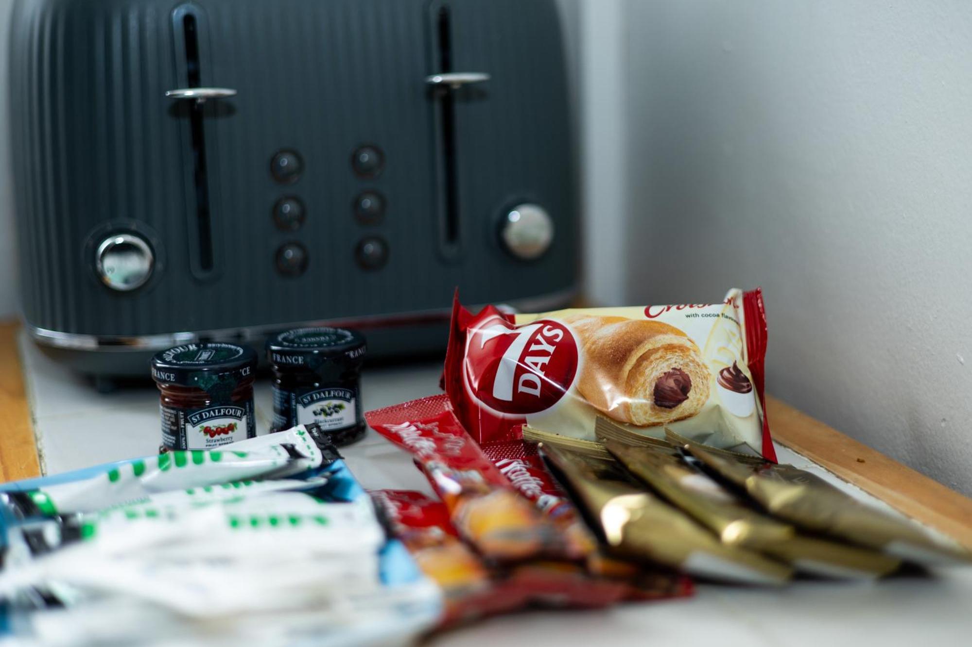 Cozy Home, Sleeps 4,Only 7Mins From Centre, Parking, Wifi & Netflix * Leeds (West Yorkshire)