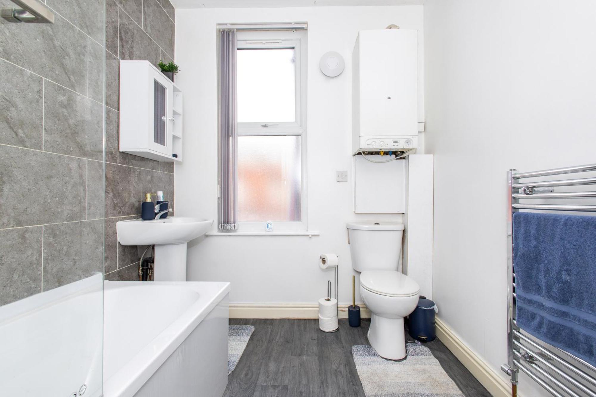 Cozy Home, Sleeps 4,Only 7Mins From Centre, Parking, Wifi & Netflix Leeds (West Yorkshire)