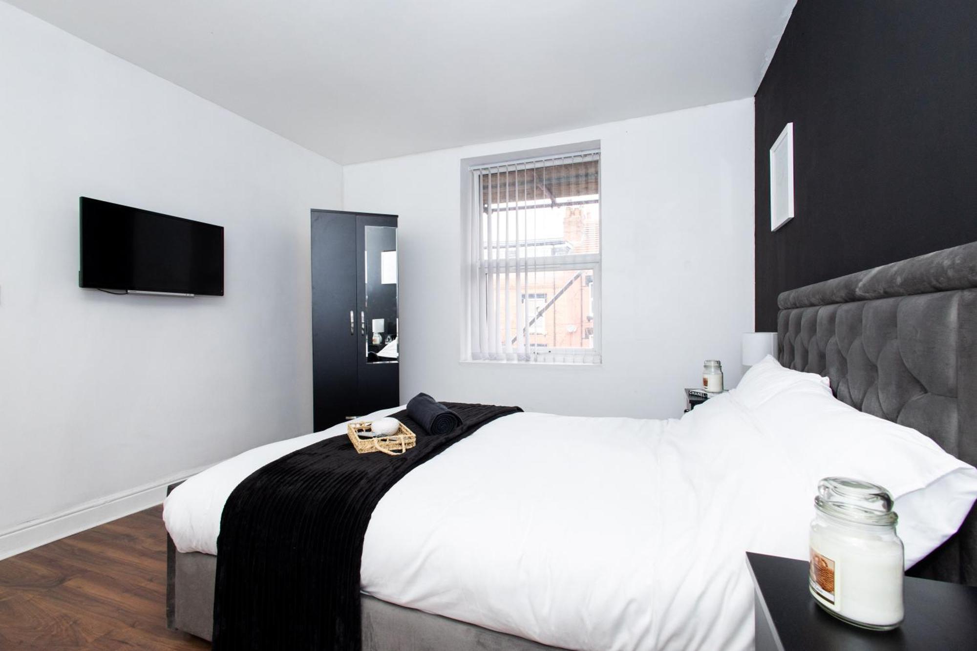 Cozy Home, Sleeps 4,Only 7Mins From Centre, Parking, Wifi & Netflix Holiday home *