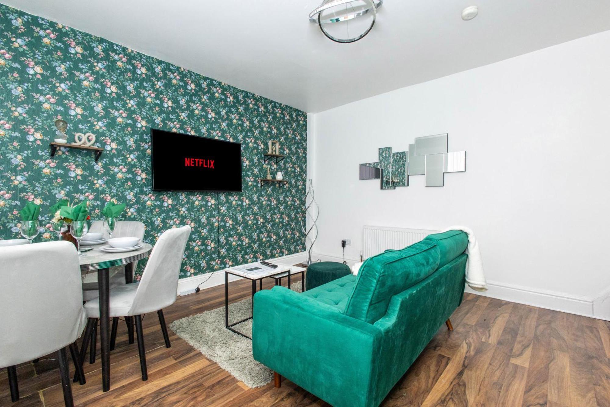 Cozy Home, Sleeps 4,Only 7Mins From Centre, Parking, Wifi & Netflix Holiday home Leeds (West Yorkshire)