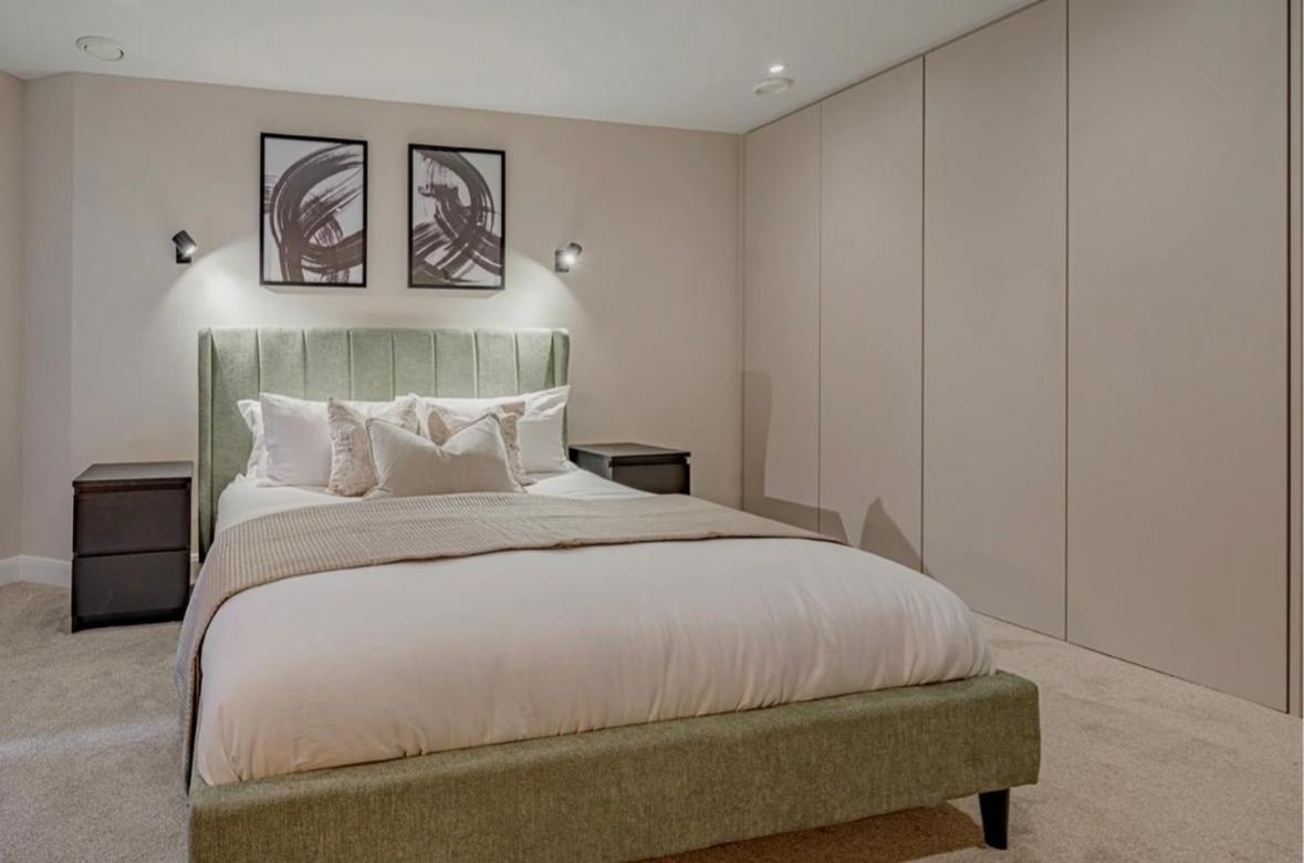 Chic 1 Bed Apartment, Centre