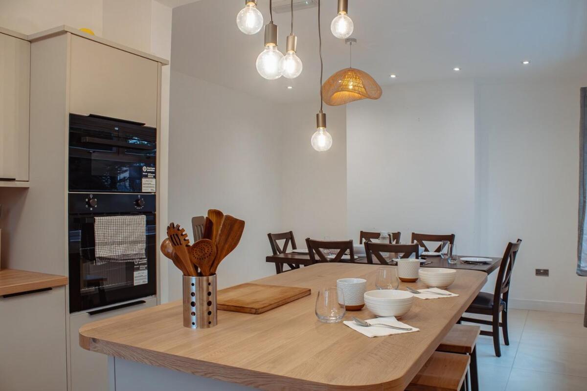 Spacious 13-bed In The Heart Of Headingley * Leeds (West Yorkshire)