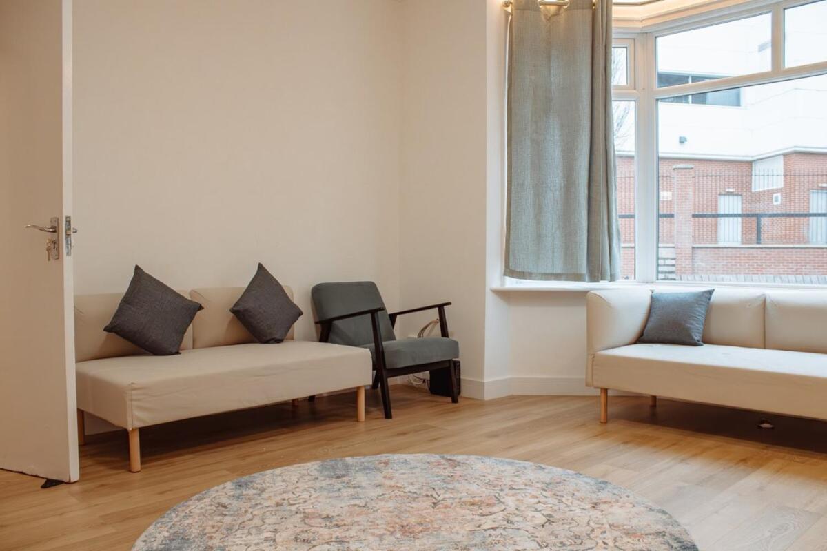 Spacious 13-bed In The Heart Of Headingley Holiday home *