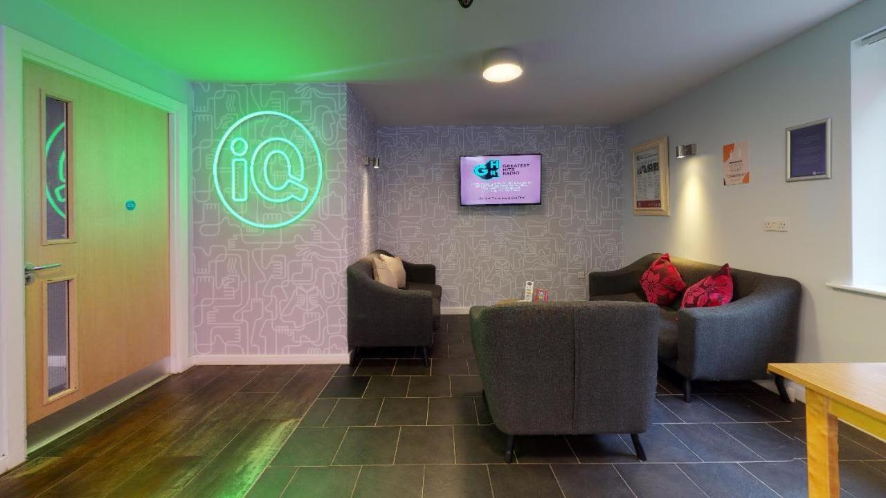 For Students Only - Iq Leeds In Centre