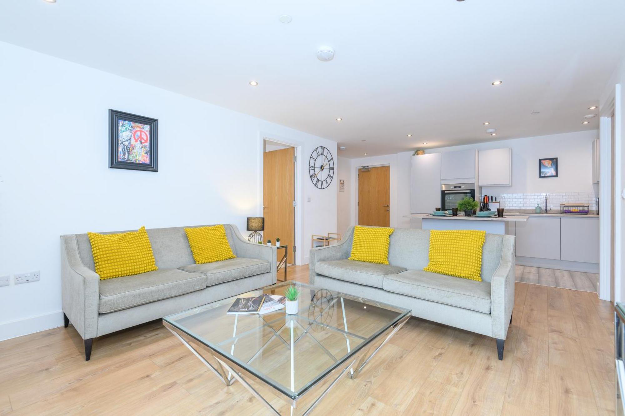 2-bedroom With 2 En-suite - Leeds Centre With Underground Parking Apartment